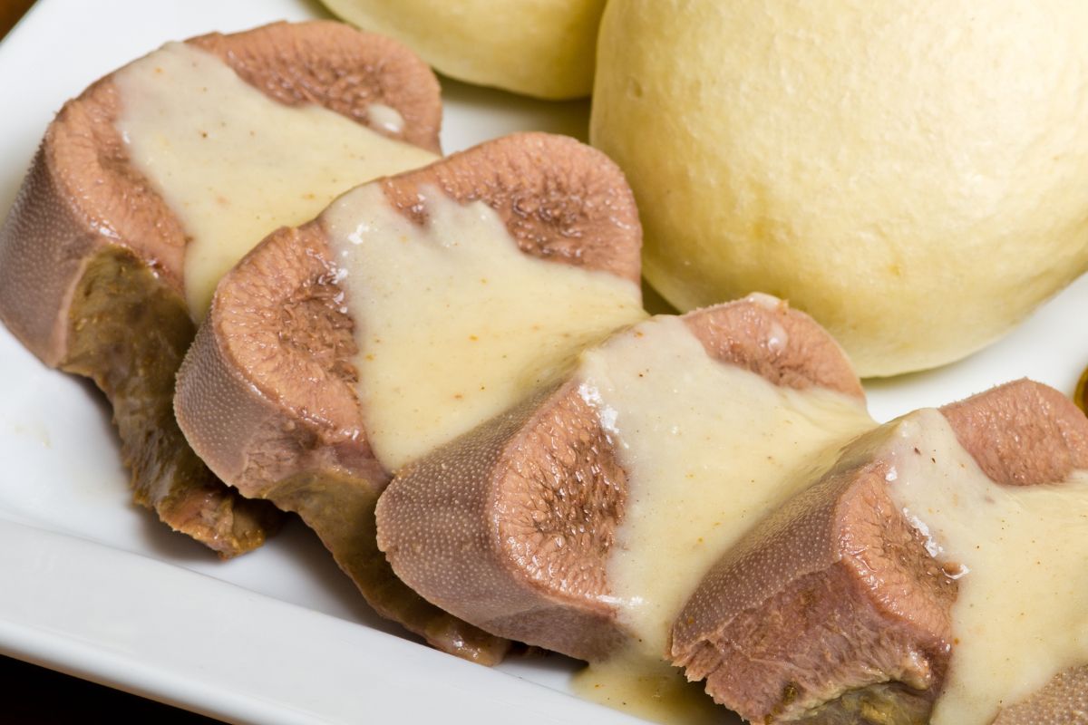 Duszę w wyrazistym sosie. Na widok tego mięsa wielu traci apetyt