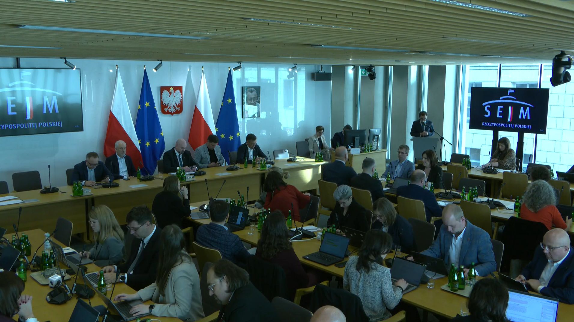 DSA ochroni internautów? Szefowa KRRiT ostrzega przed blokowaniem kanałów