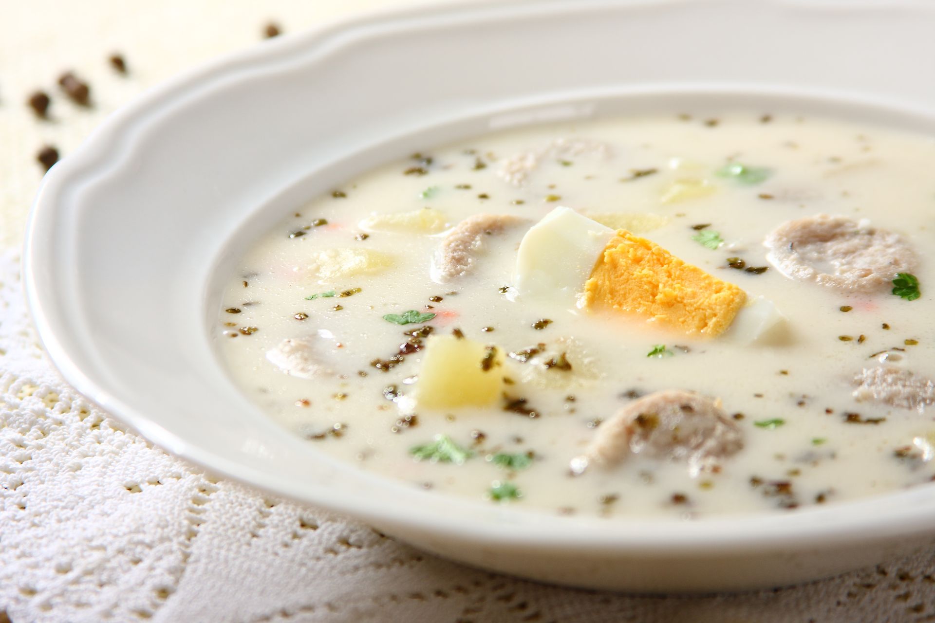 Wielkanocny niezbędnik kulinarny. Przygotuj święta ze smakiem