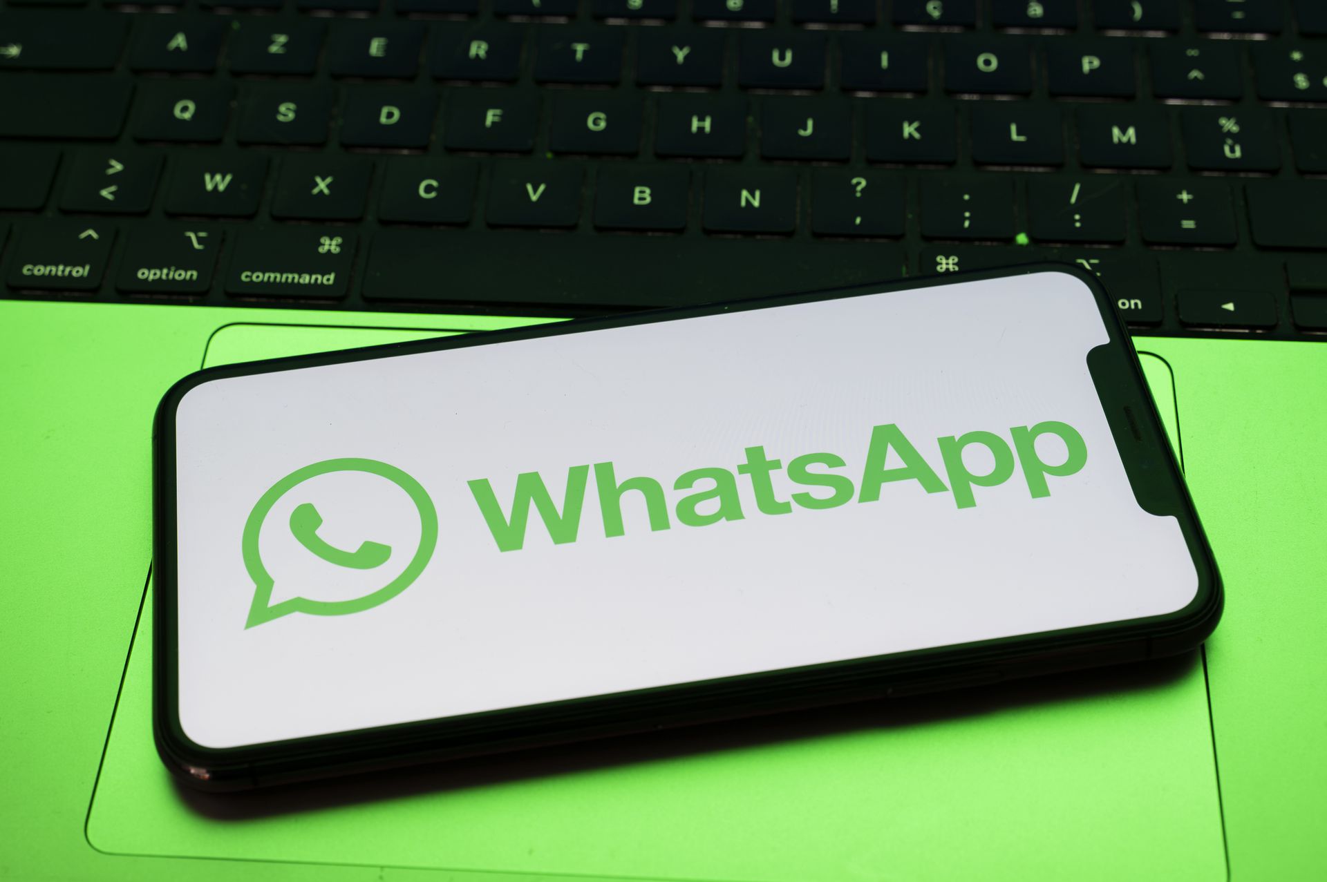 Fałszywe wiadomości na WhatsAppie. Ostrzeżenie WOC