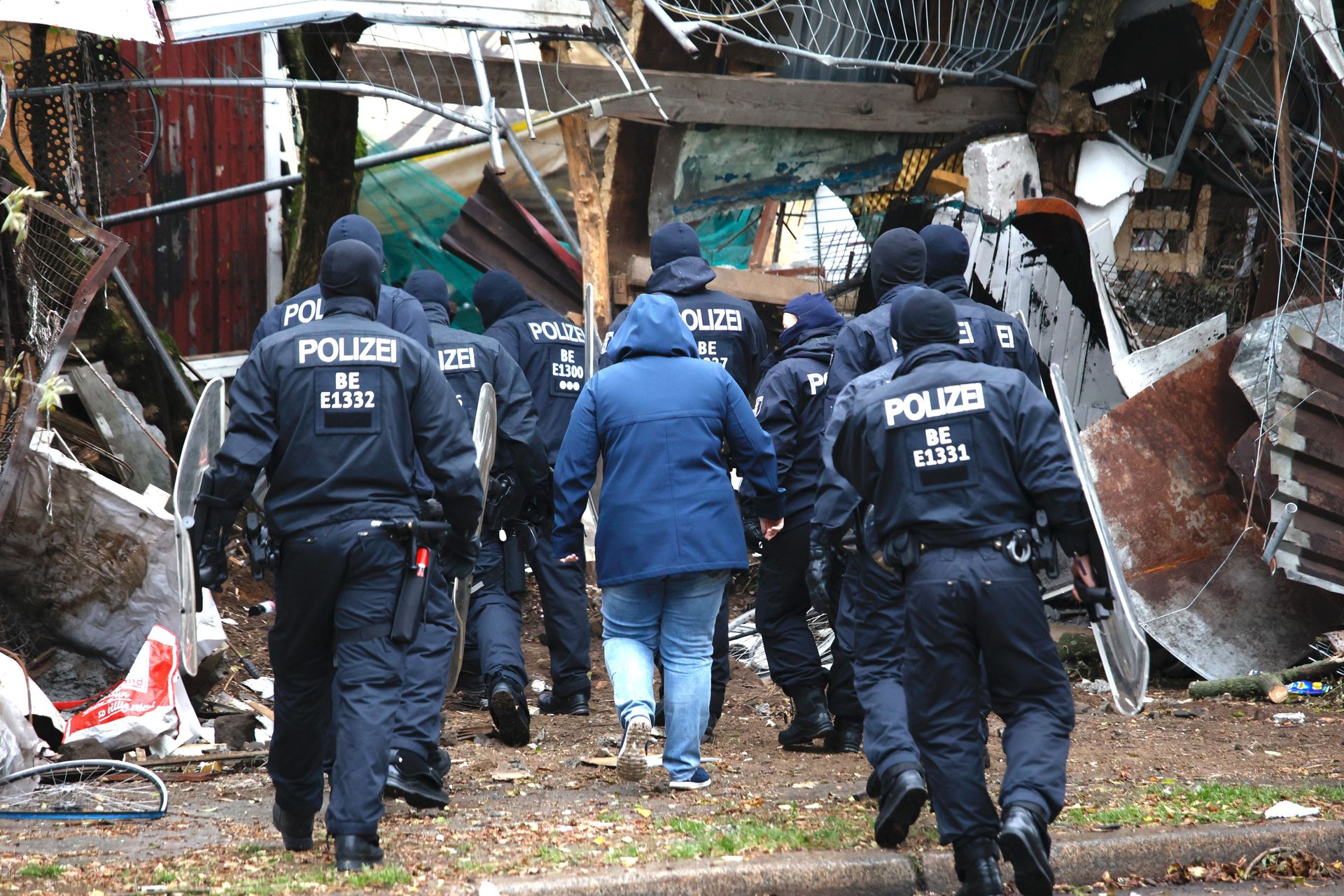 Berlin Schockierender Vorfall Zechpreller Beißt Imbiss Besitzer 44 Ein Stück Wange Heraus - tpiv7hr