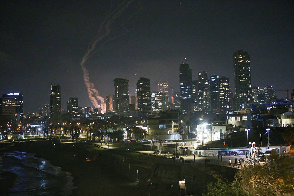 Media: Iran grozi atakami na bazy wspierające Izrael