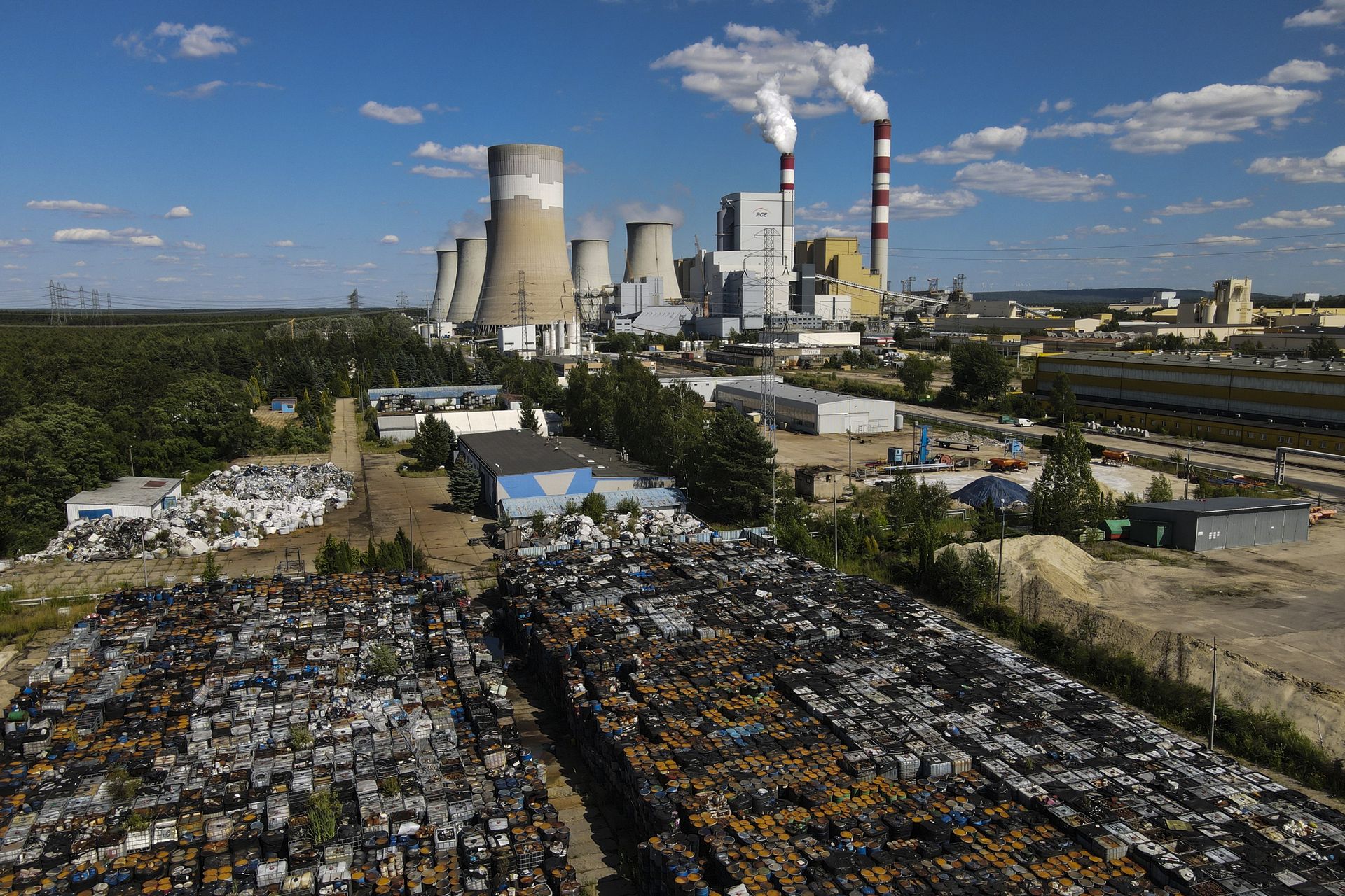 Rząd wyda 400 mln zł i "rozbroi" bomby ekologiczne. Celem rekultywacja