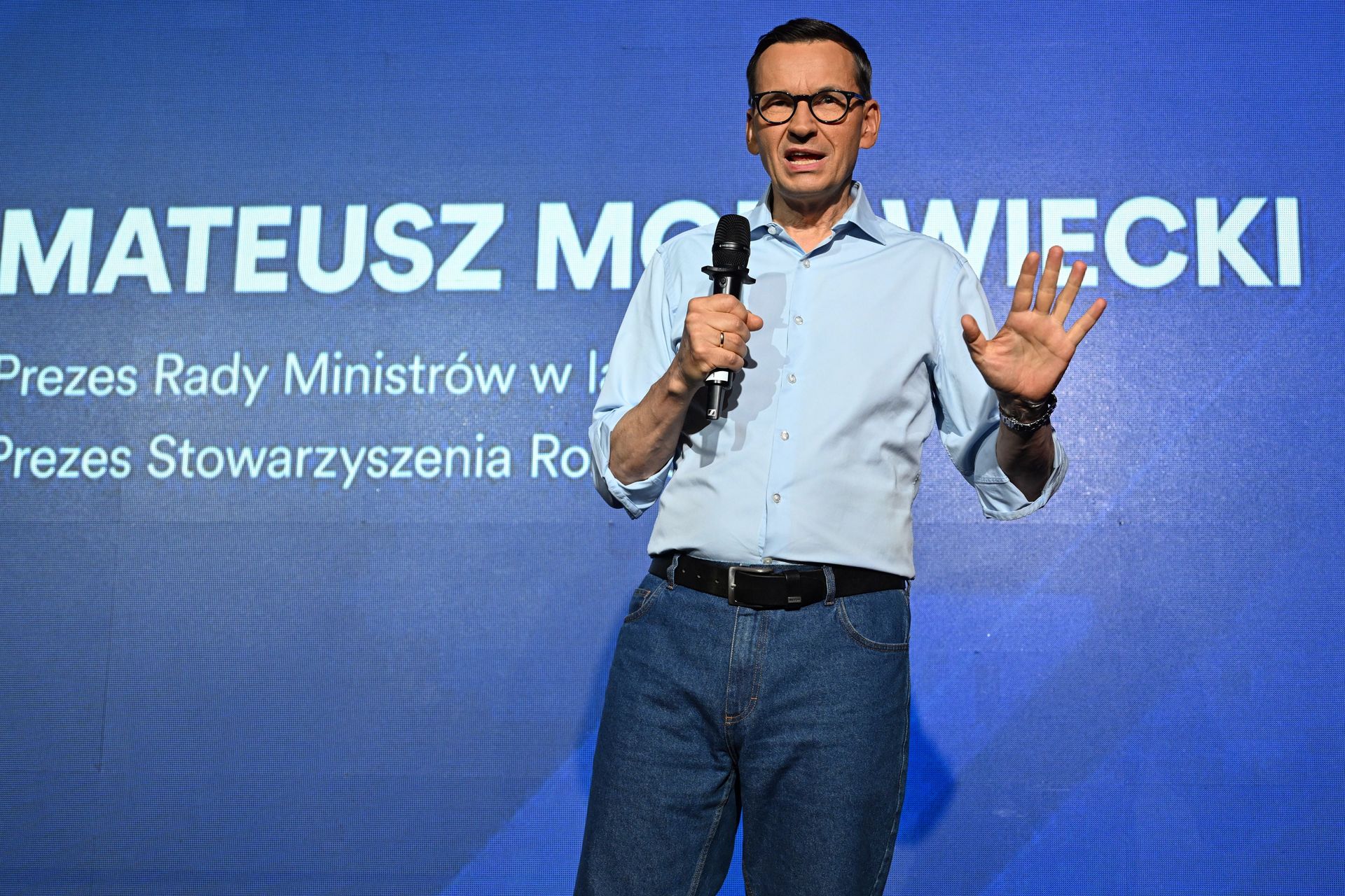 Morawiecki dostał pytanie o odstrzał dzików w miastach. To powiedział