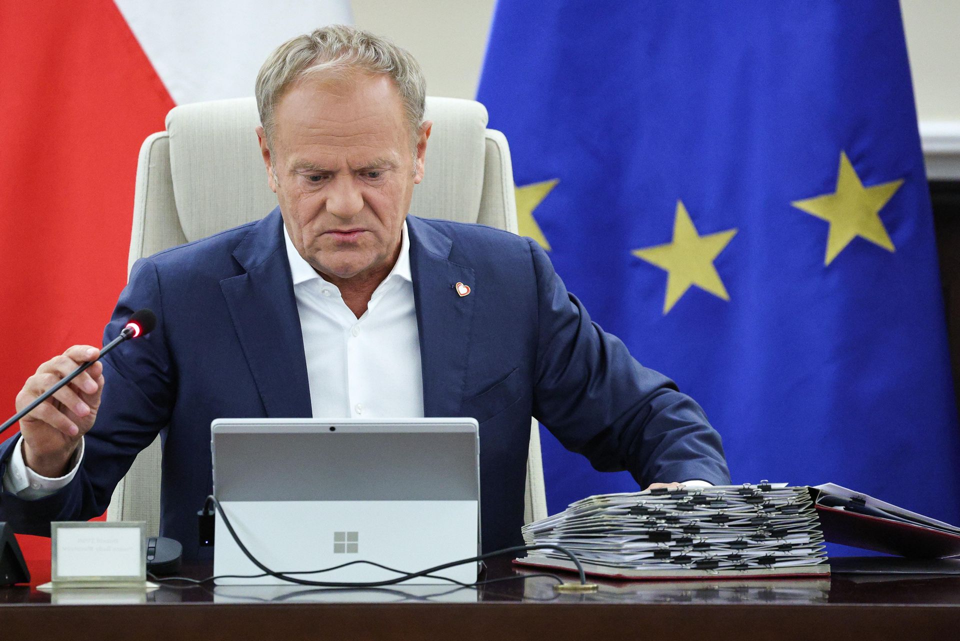 Rekonstrukcja przełożona. Miał być "jeden z najmniejszych rządów w Europie"