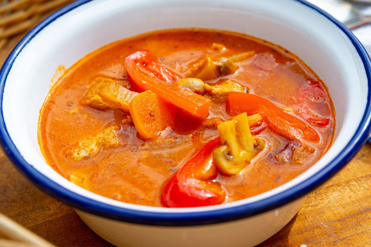 Ciocia spod Lublina co roku gotuje gar na Wszystkich Świętych. Rozgrzewa jak żadna inna zupa