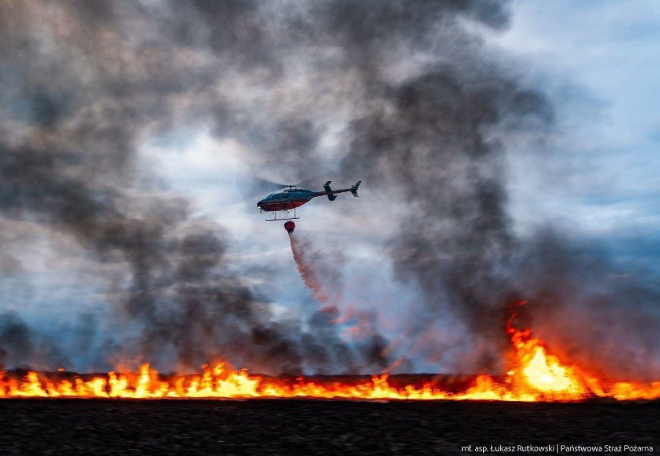 Pożar w dolinie Biebrzy. Wojsko użyło Bayraktarów