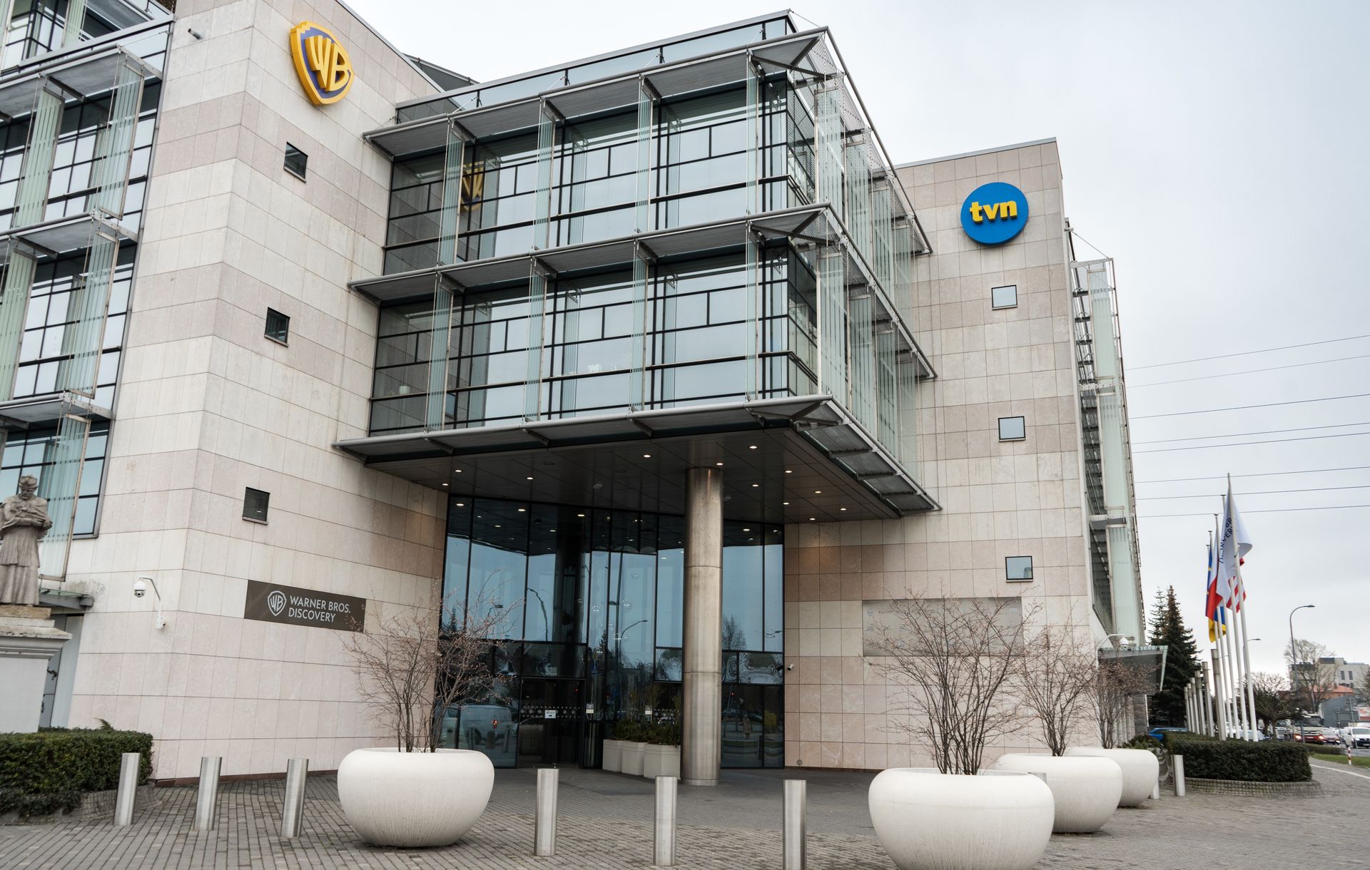 Najwięcej widzów w telewizji i internecie u właściciela TVN. Polsat i TVP tuż za nim