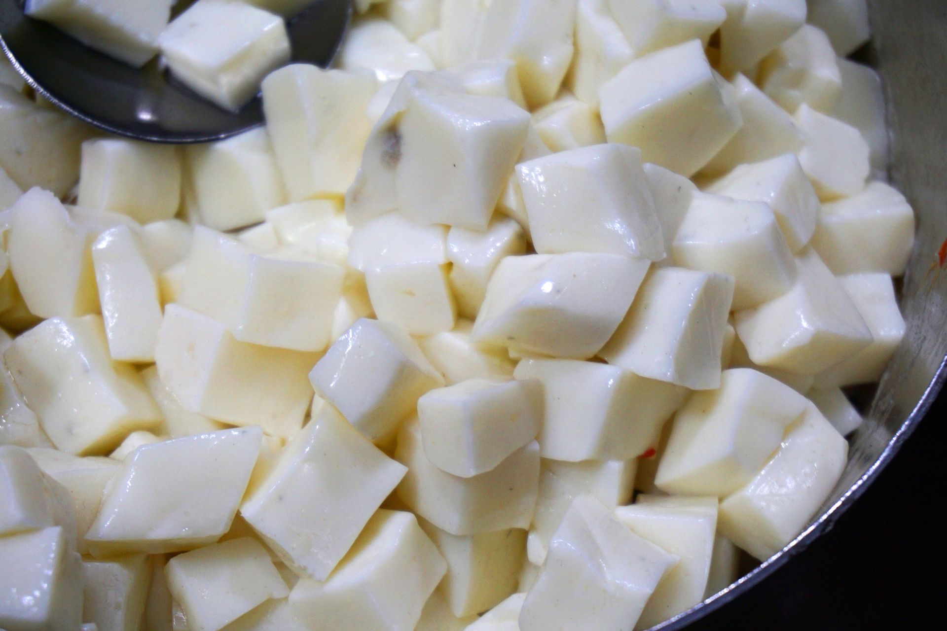 Tych produktów nie jedz na kolację, bo obciążają żołądek. Problemy ze snem murowane