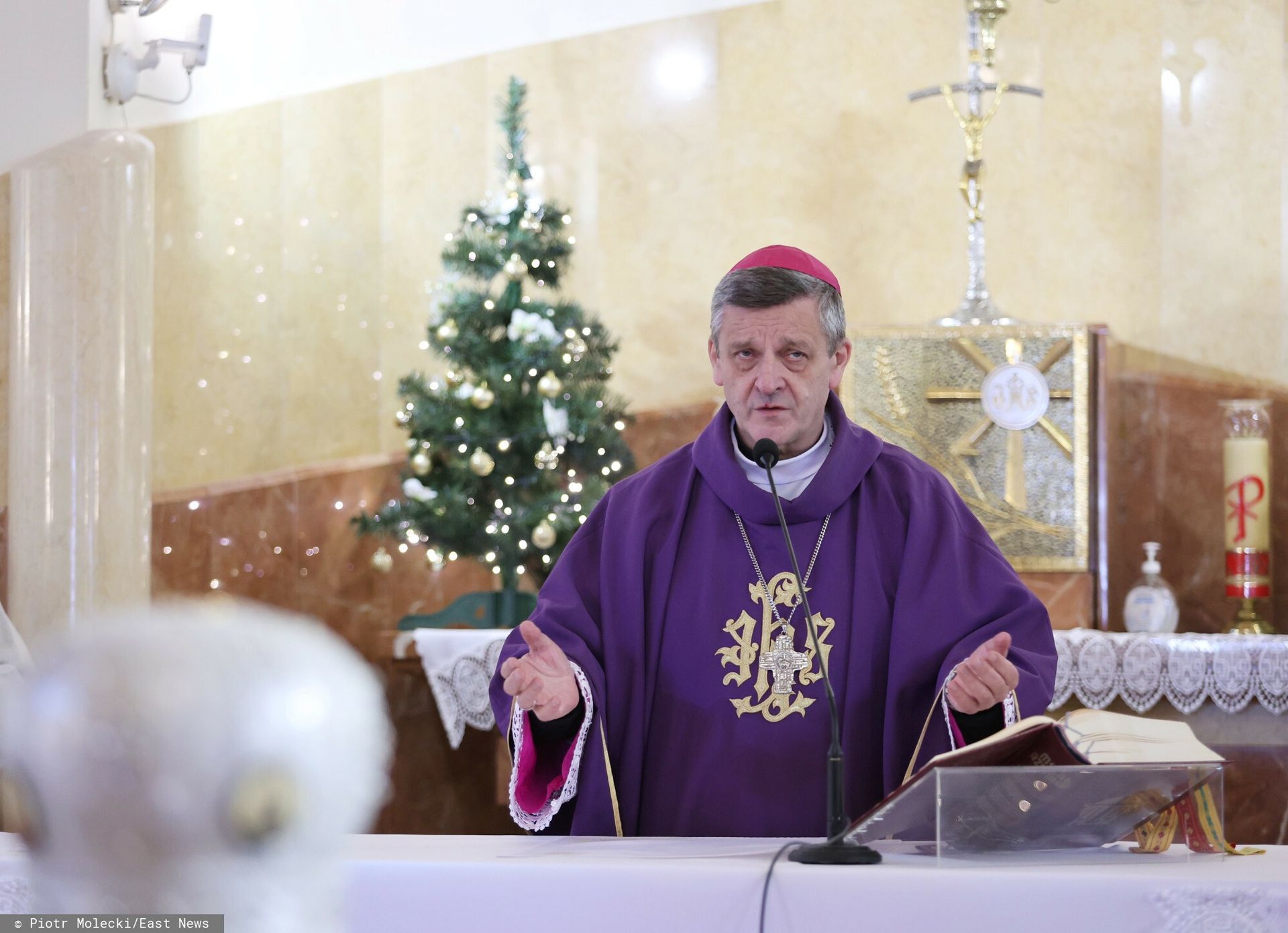 Wierni bronili proboszcza. Biskup zabrał głos. "Popełnił przestępstwo"