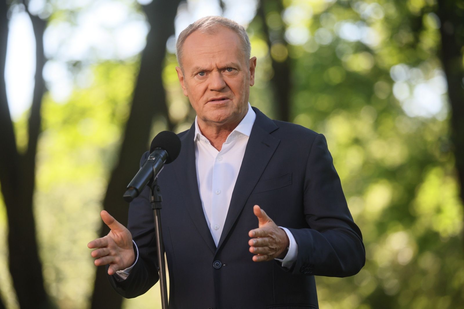 "Podoba mi się ten serial". Rozłam w PiS bawi premiera