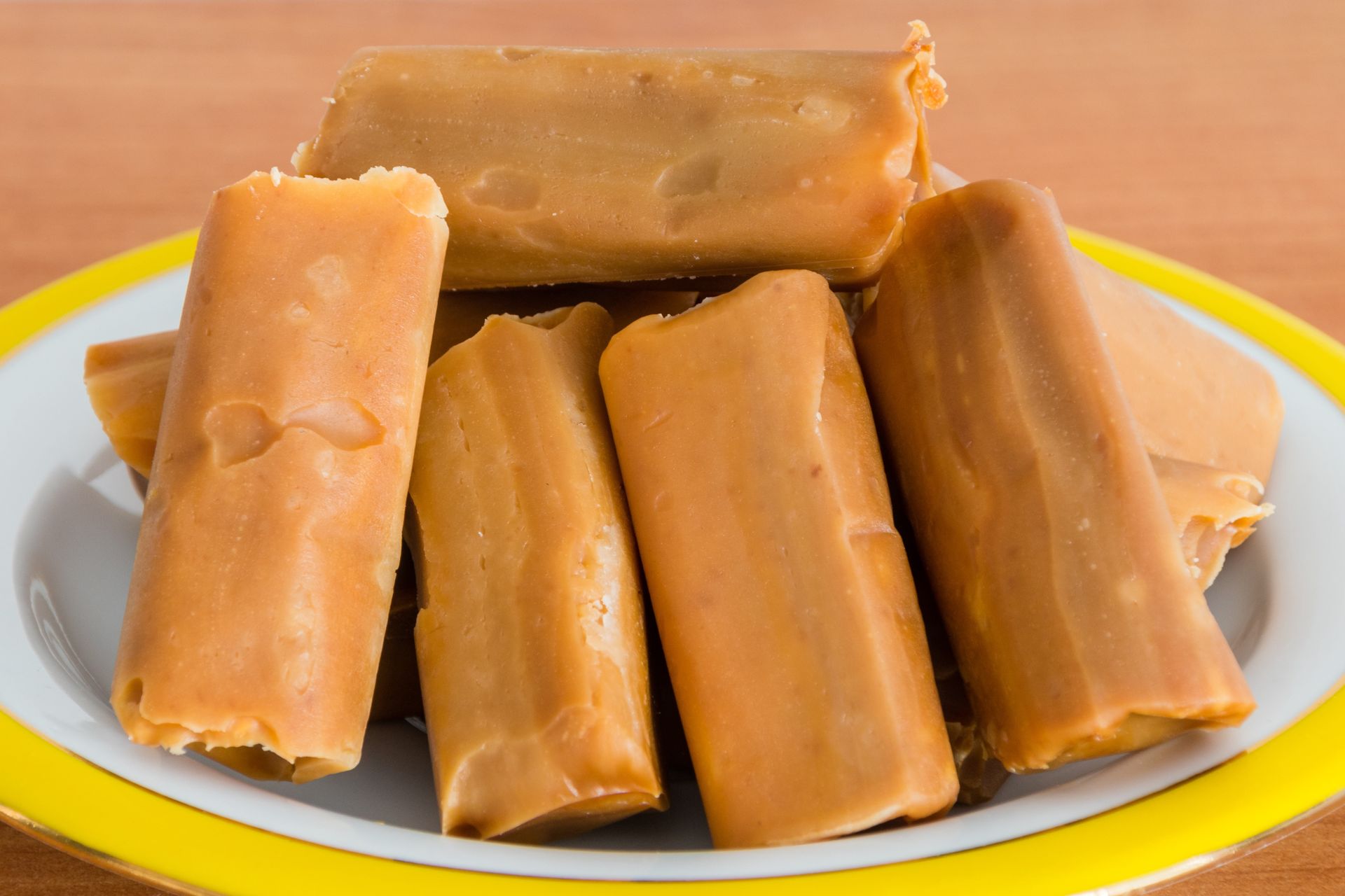 Biorę masło orzechowe i przygotowuję cukierki z dzieciństwa. Chwila pracy i gotowe