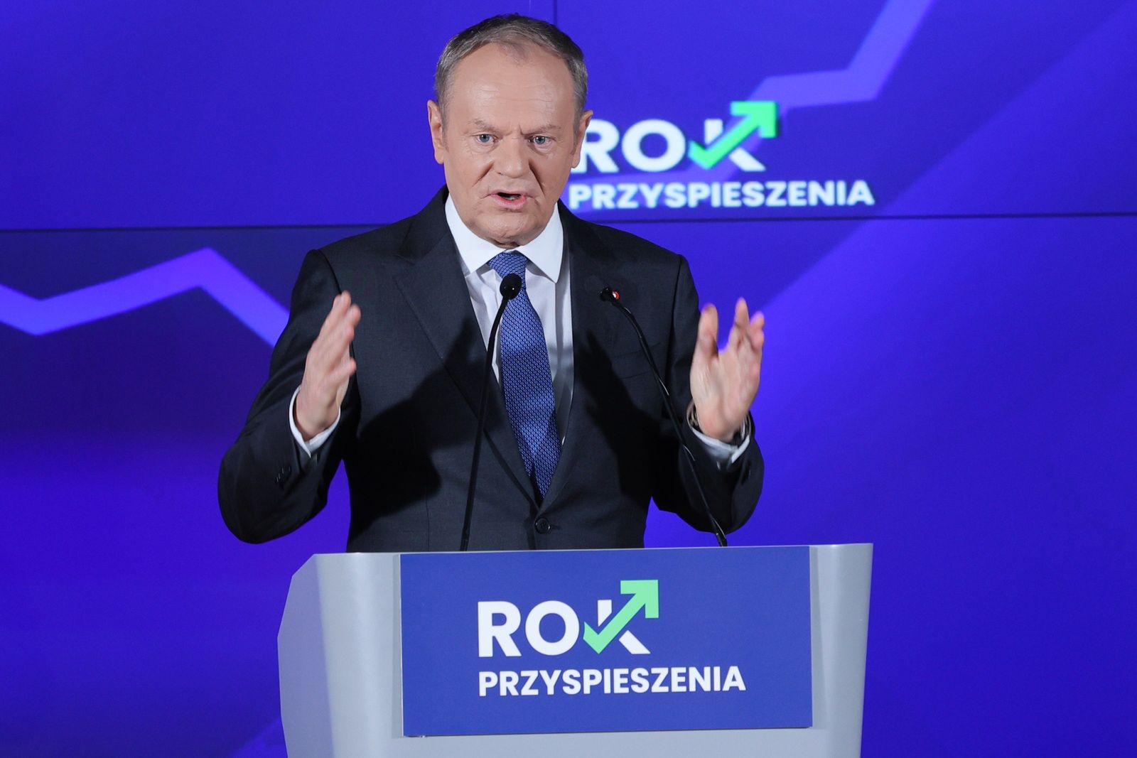 Tusk o zazdrości Niemców. "Nam tak dobrze idzie"