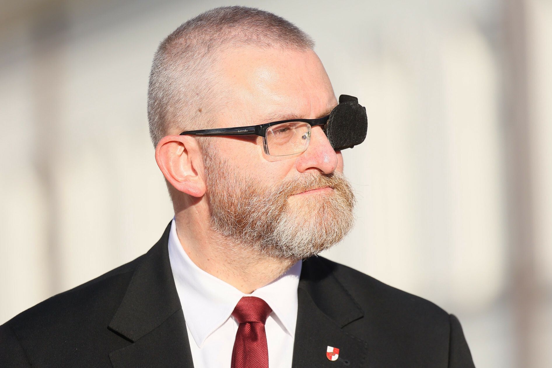 Dlaczego rośnie popularność Brauna? Ekspert wskazał przyczyny