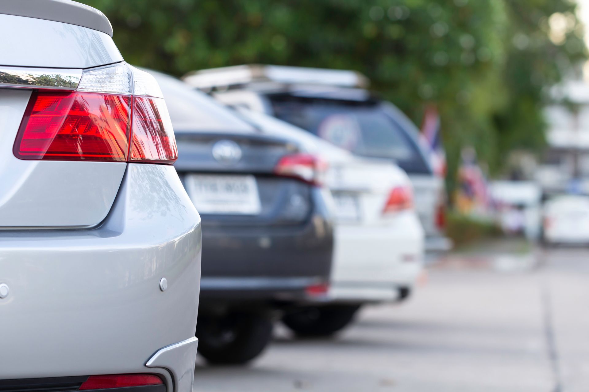 Samozwańczy parkingowi terroryzują kierowców. Żądają opłat za ochronę