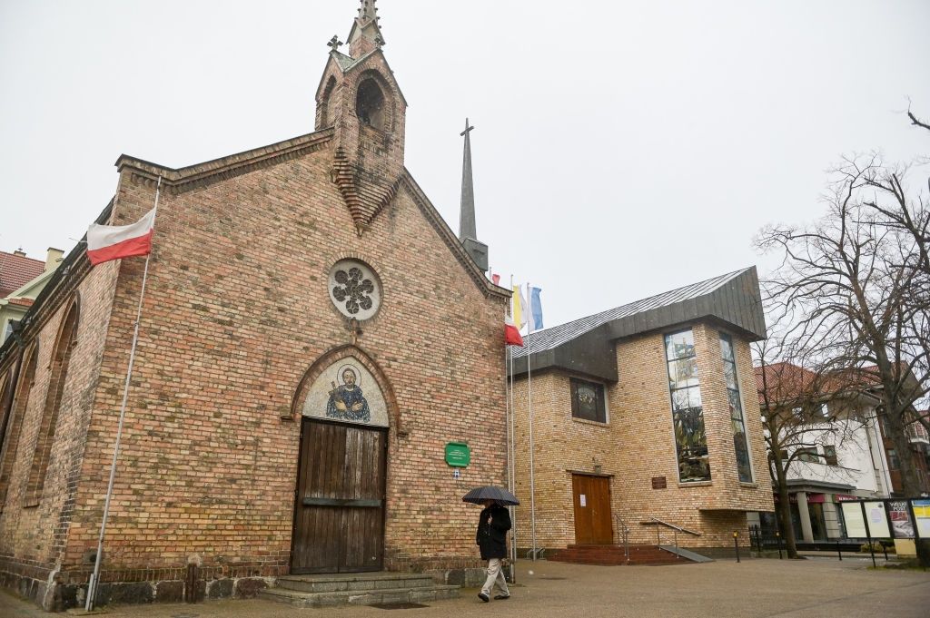 Z sopockiej kaplicy skradziono dzwon liturgiczny. Policja szuka tego mężczyzny