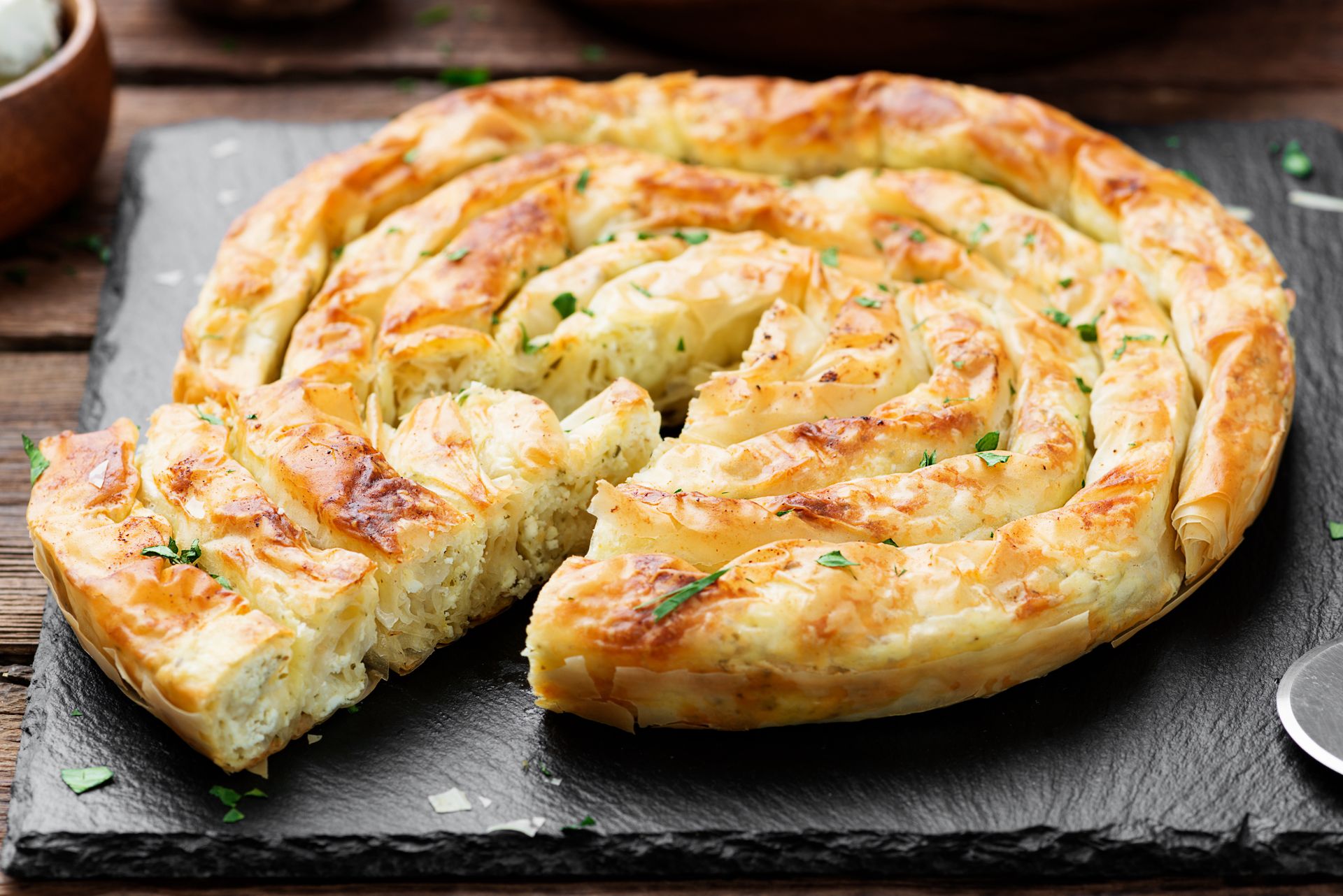 Ten Bułgarski przysmak to hit na każdej imprezie. Sprawdzi się na andrzejki jak ulał