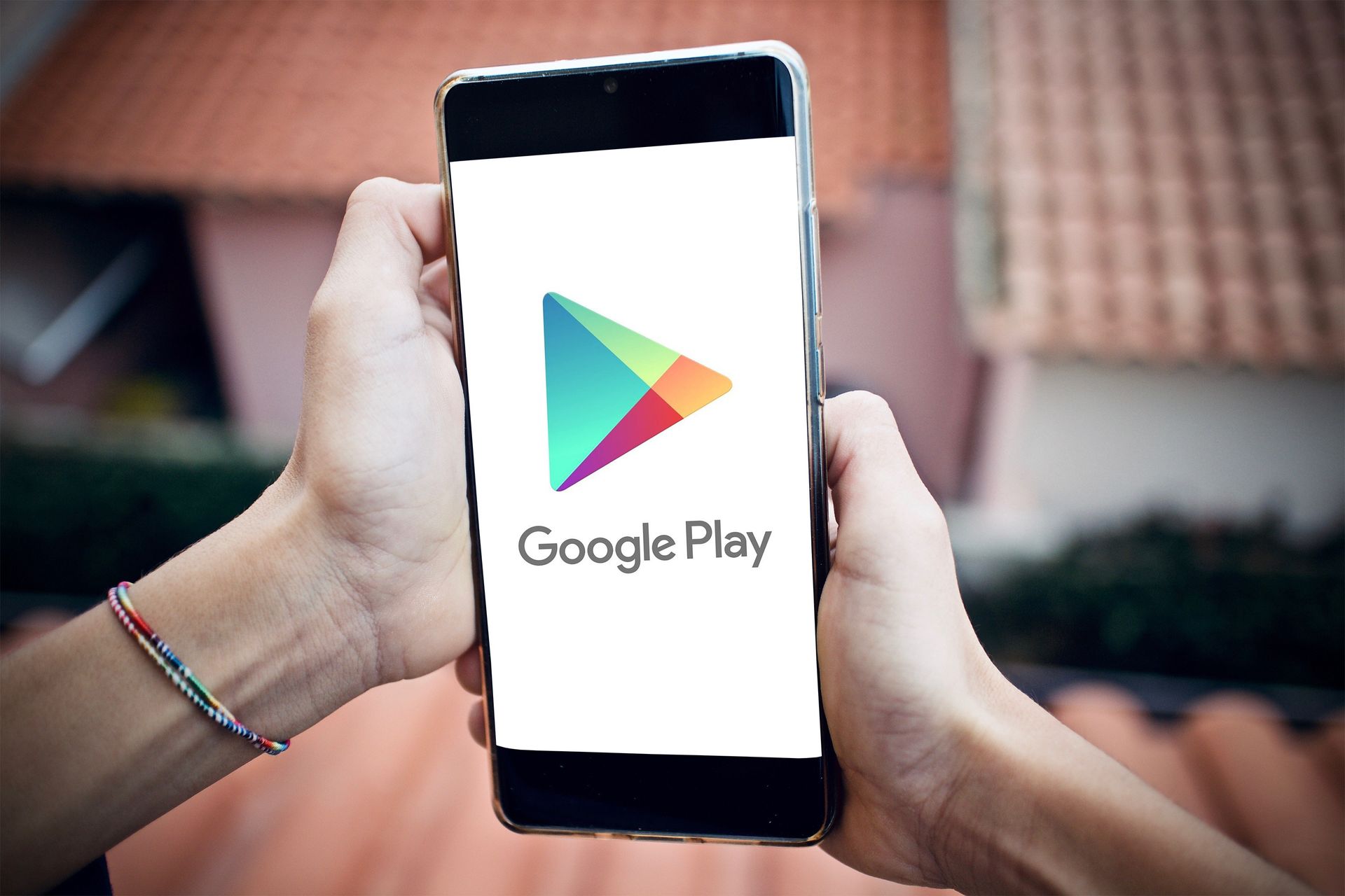 Google tłumaczy zasady. Dotyczą instalacji APK na Androidzie