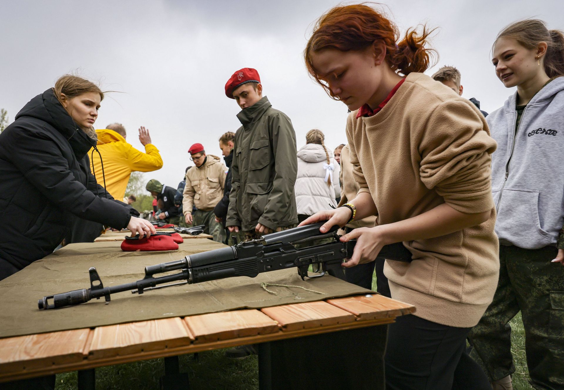 Szokujące doniesienia: ukraińskie dzieci zmuszane do pracy produkcji uzbrojenia