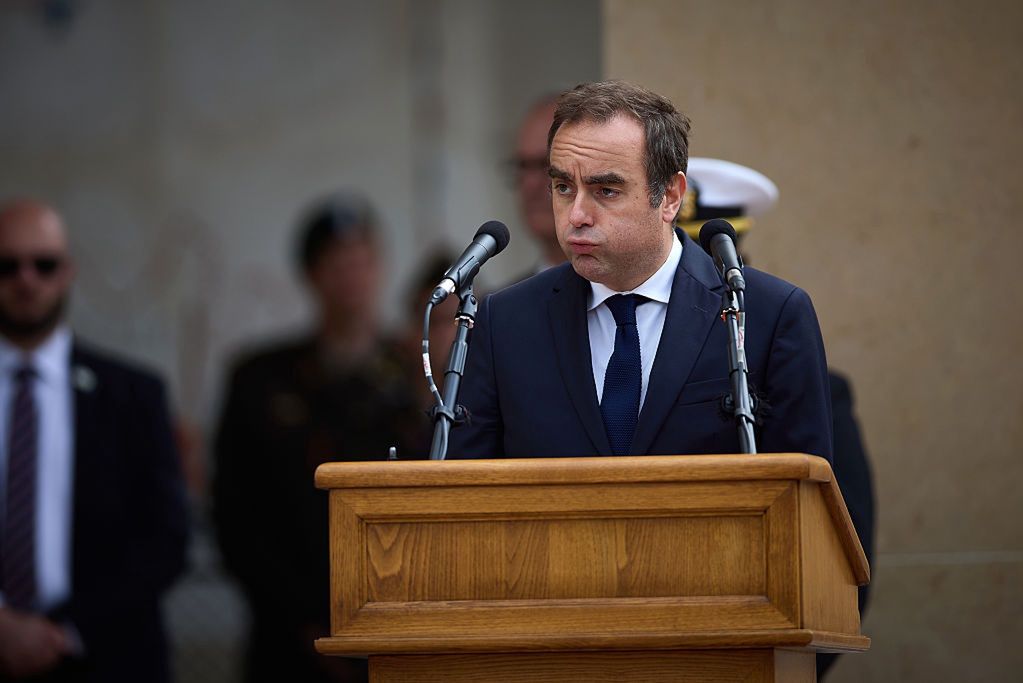 Lecornu ponownie powołał rząd. Jego dni znów policzone?