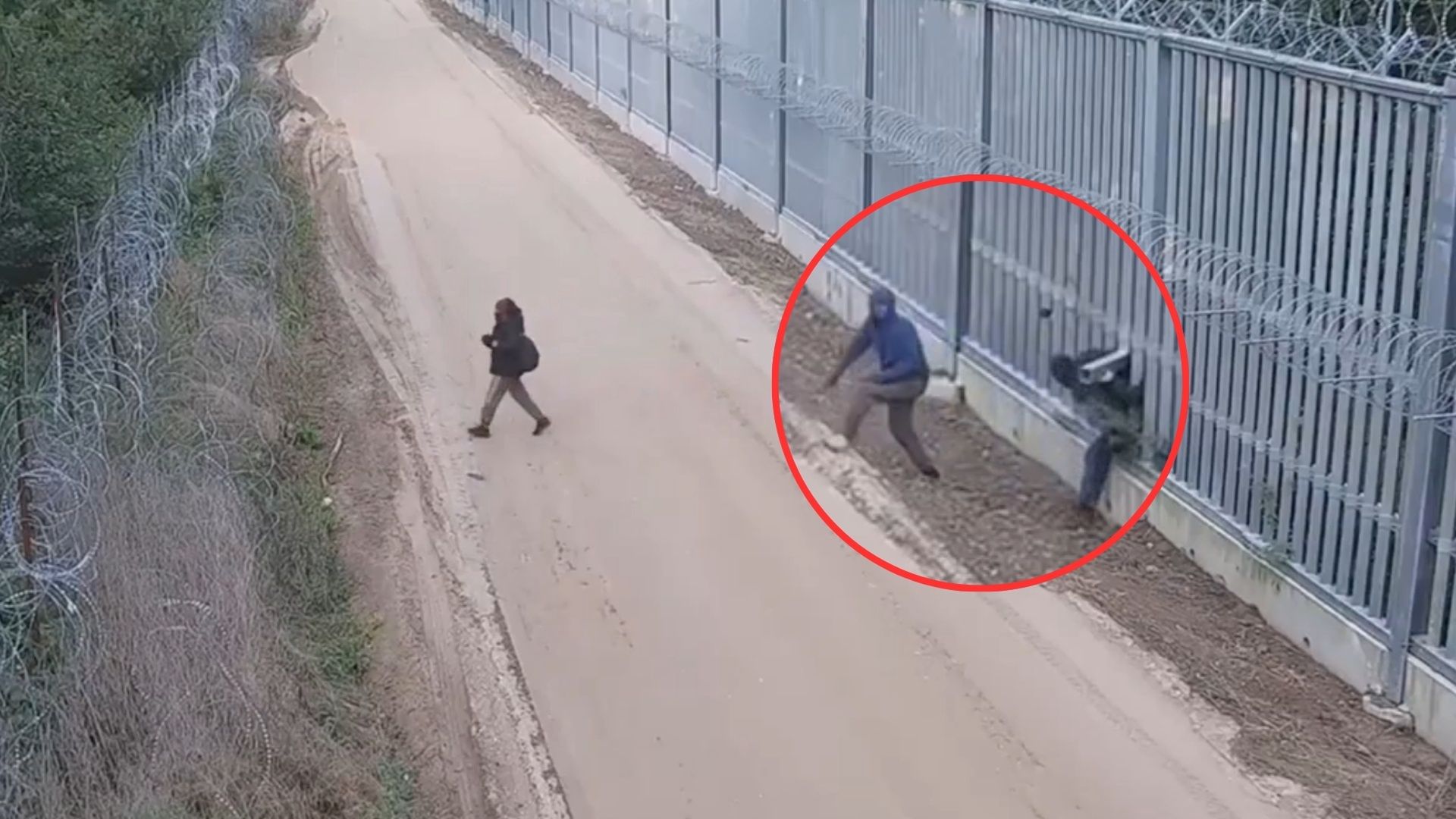 Wycięli dziurę w płocie. Kolejne próby forsowania granicy