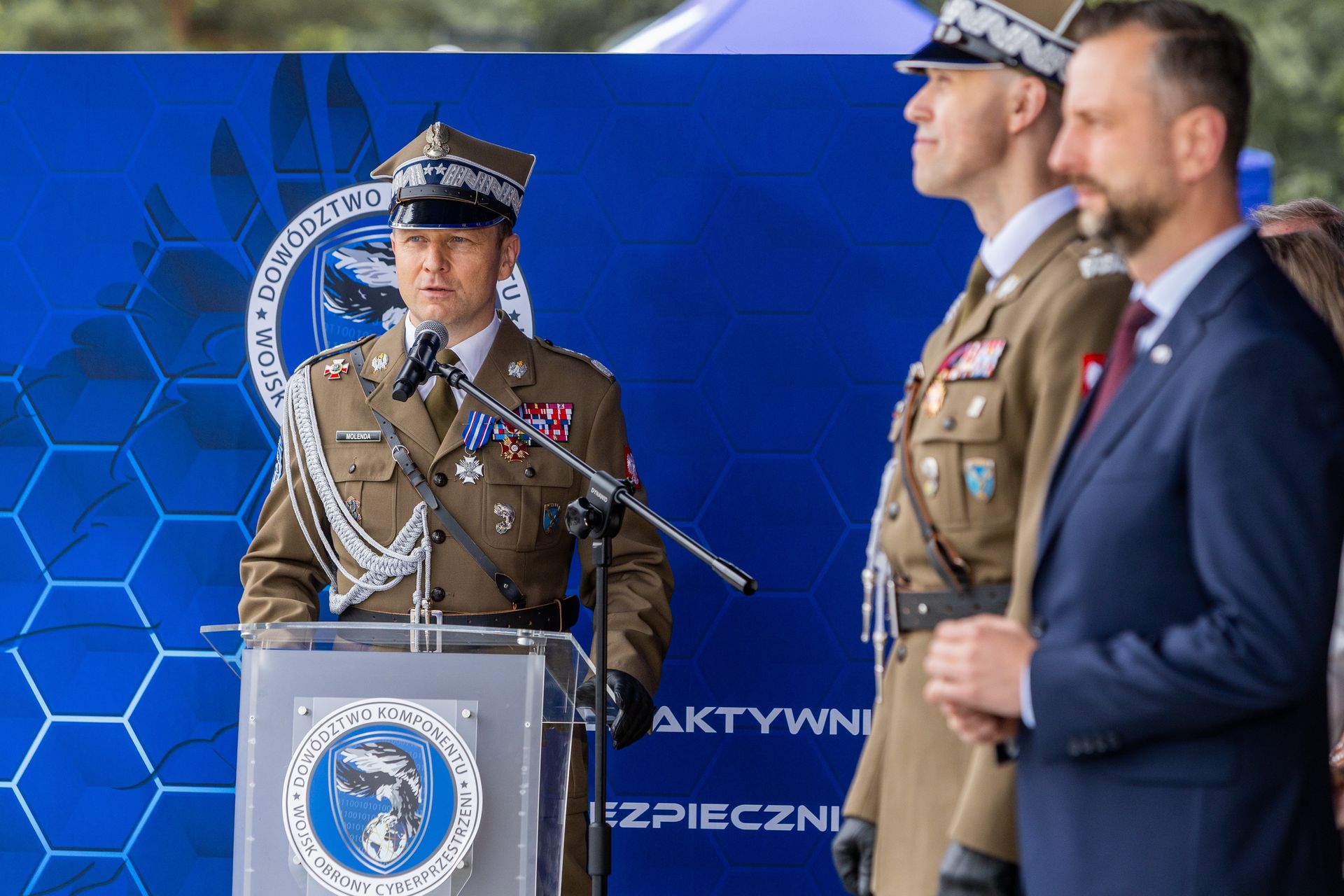Gen. Molenda o cyberwojnie: Polska jest jednym z głównych celów