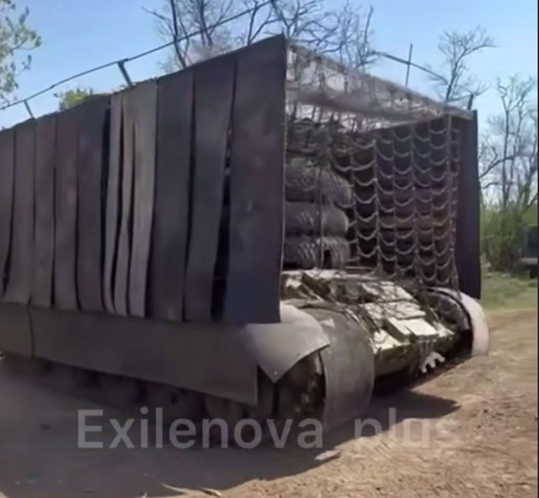 Obraz rosyjskiej nędzy pancernej. To coś było kiedyś czołgiem T-62