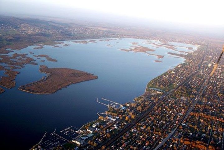 Jezioro na Węgrzech "zanika". Eksperci biją na alarm