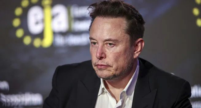 SpaceX, Tesla i xAI Elona Muska rozmawiają o fuzji