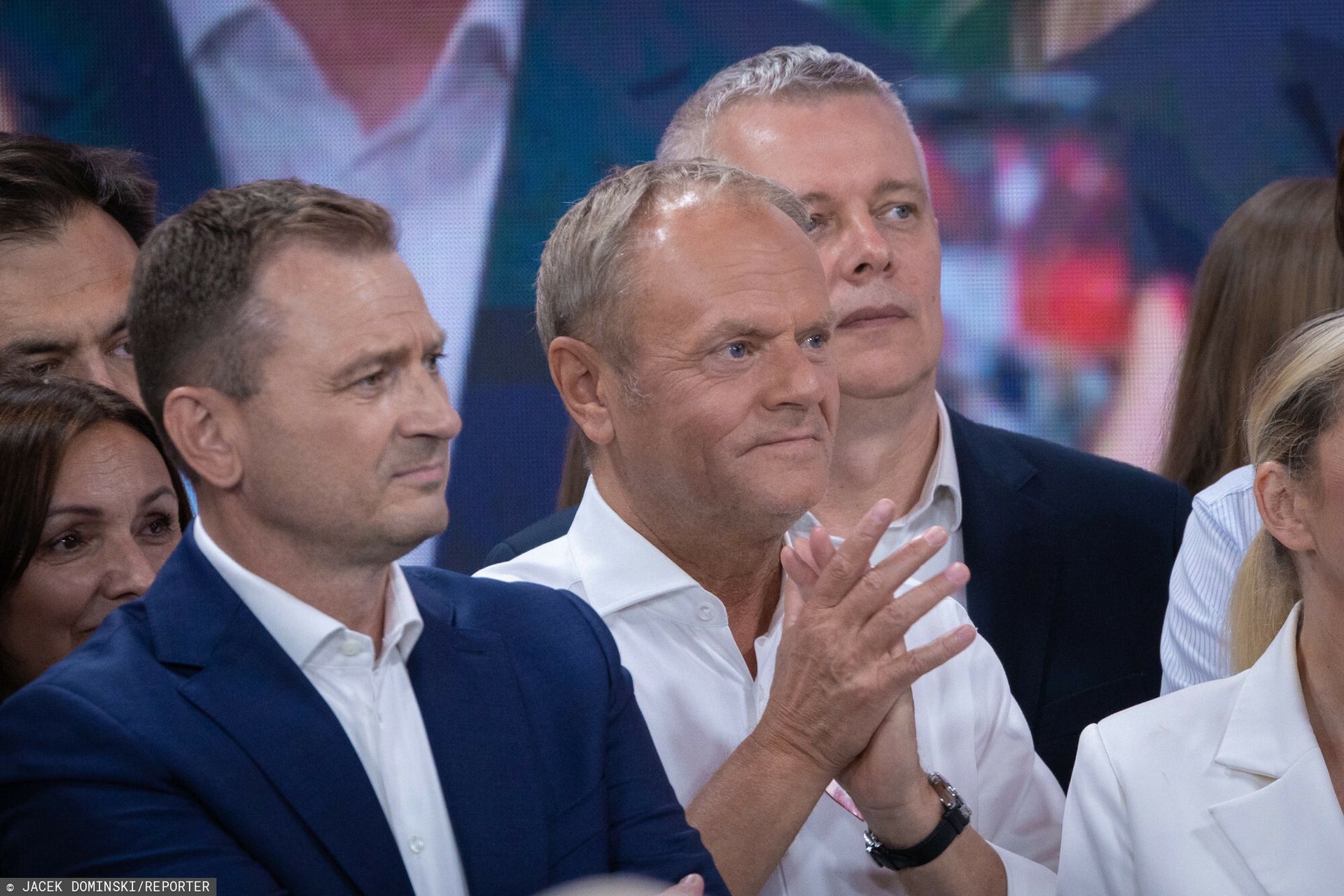 Czemu Tusk wyszedł z wieczoru wyborczego? "Miał świadomość"