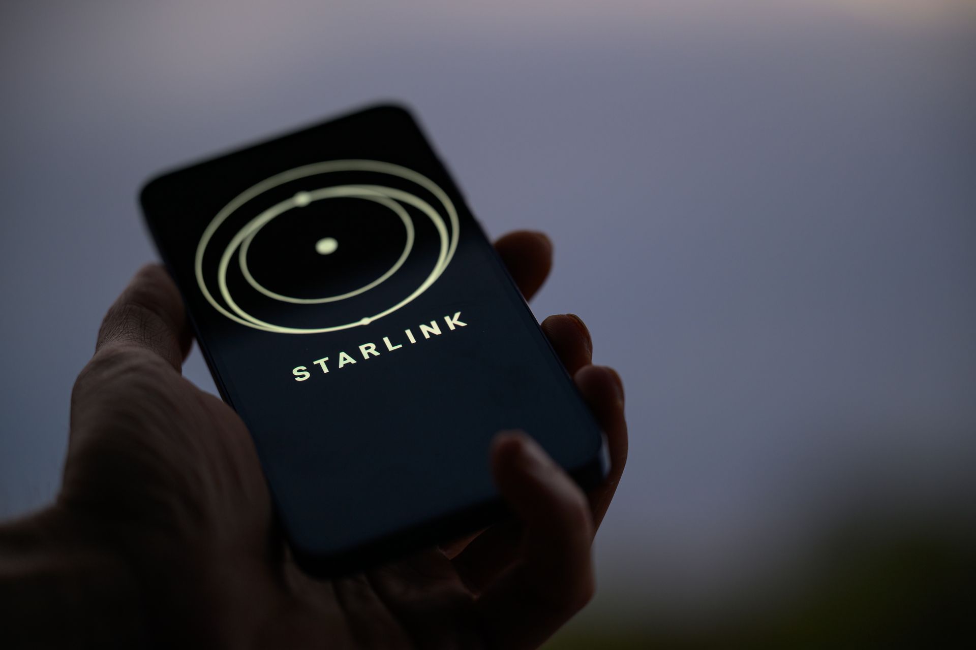Kolejny atak Rosji w Ukrainie i alert, media o podpaleniu stacji Starlink [SKRÓT PORANKA]