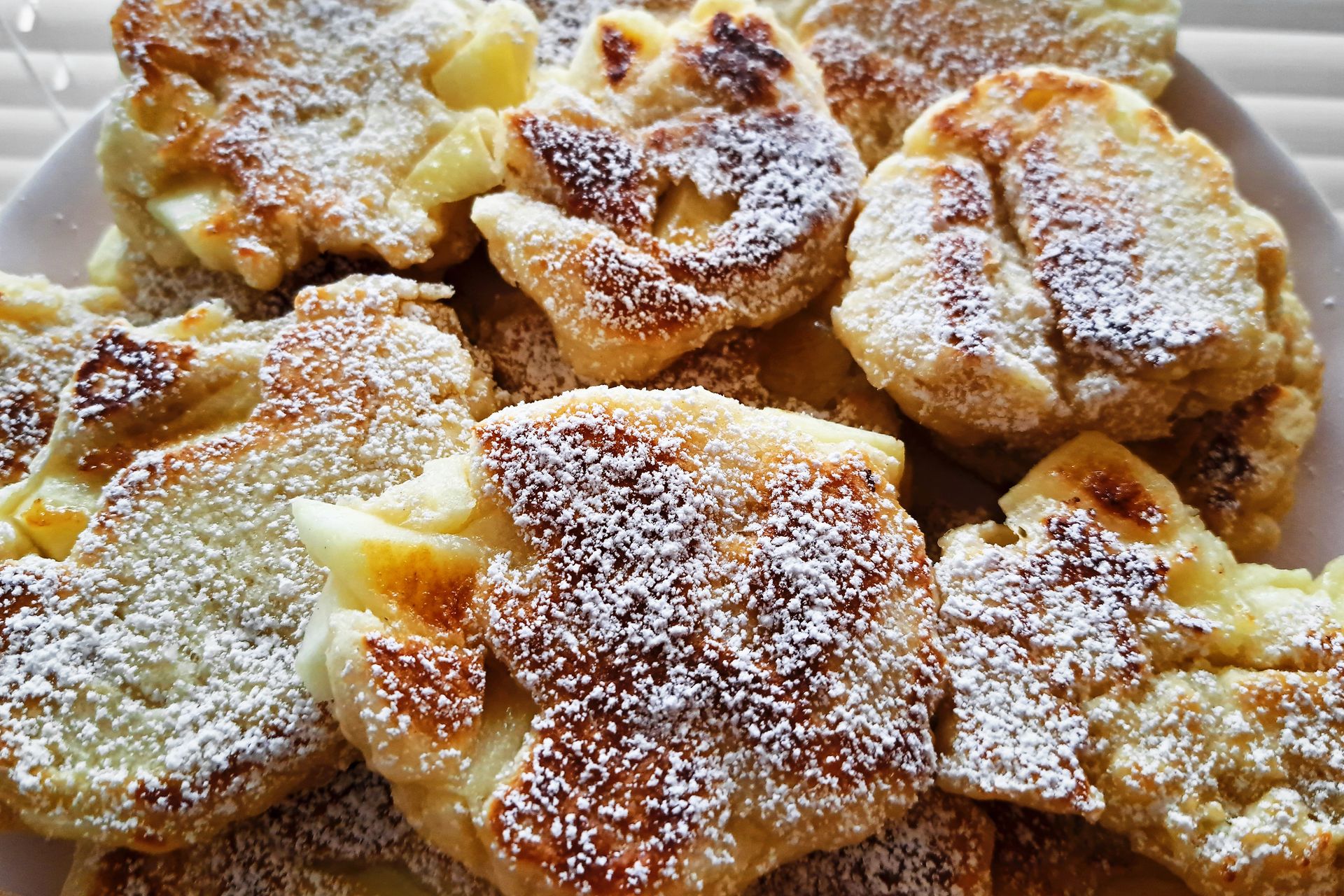 Zajadamy się aż miło, a żołądek cierpi. Wszystko przez prosty błąd