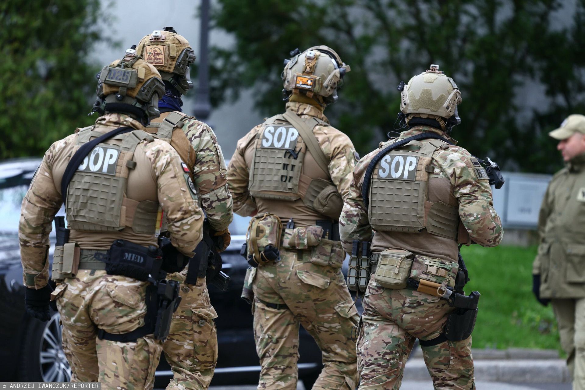 Lecą głowy w SOP. "Biszkopt" miał grozić dziennikarzowi, ochraniał Ziobrę i Sikorskiego