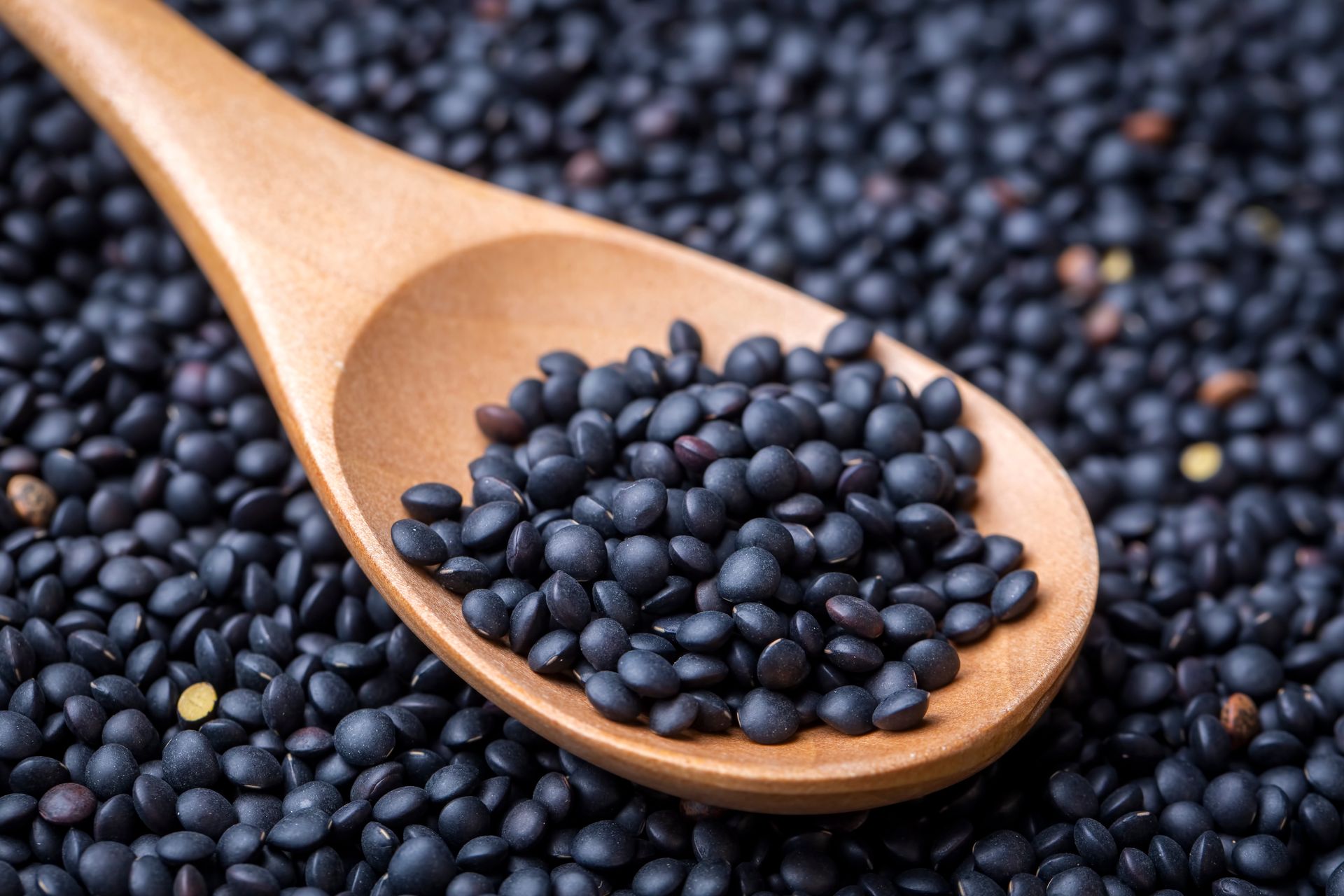 Wygląda jak kawior, a to warzywo. Zrobisz z niego zupę, sałatkę, a choćby kotlety