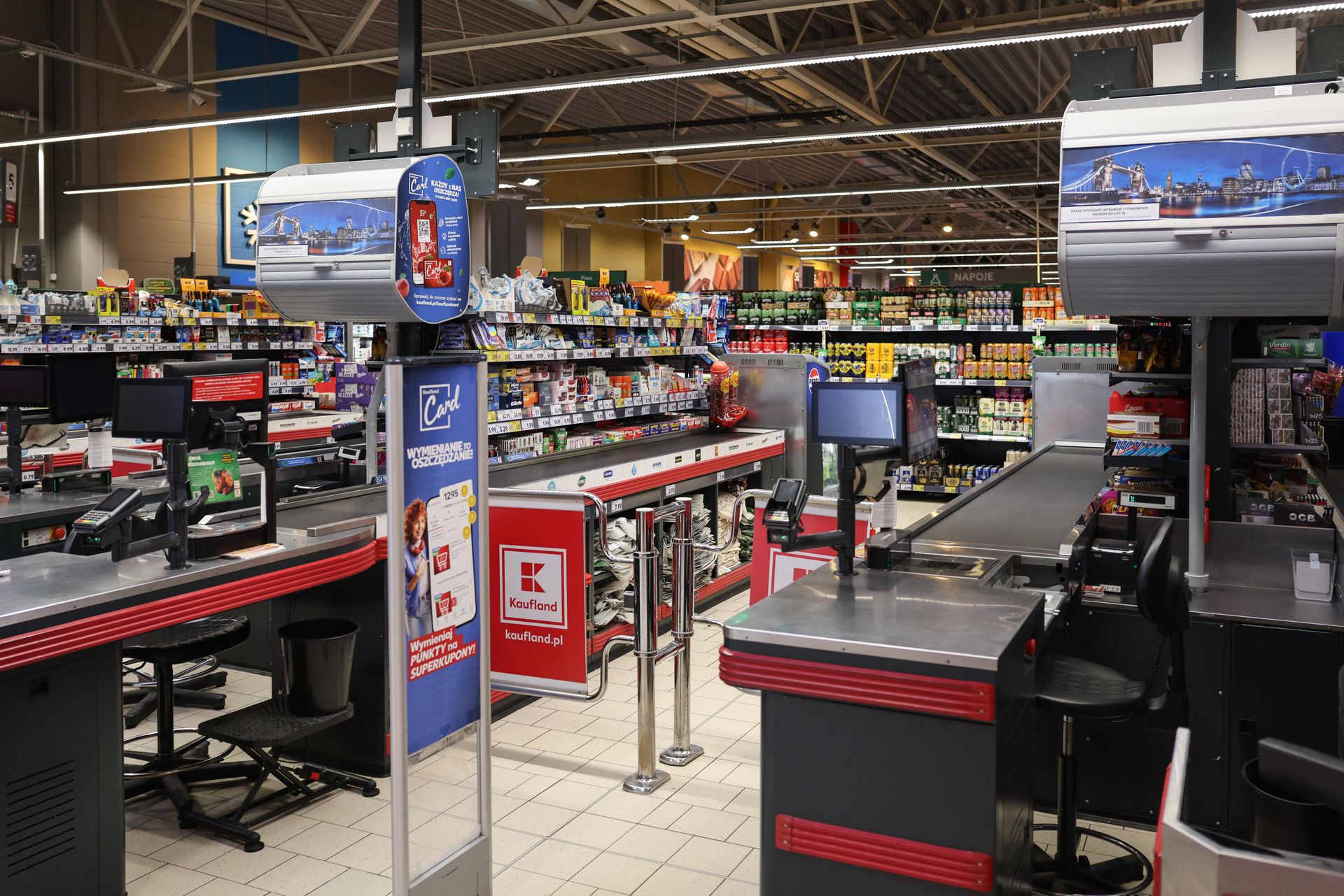 Kaufland wycofuje wodę. Kontrowersje w związku z systemem kaucyjnym