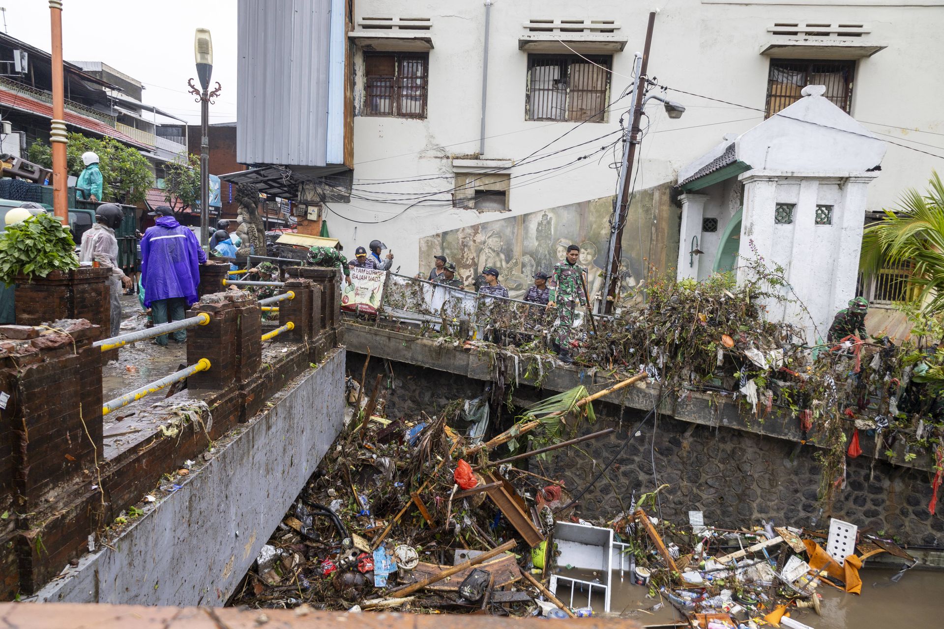 Tragiczne powodzie na Bali: liczba ofiar rośnie