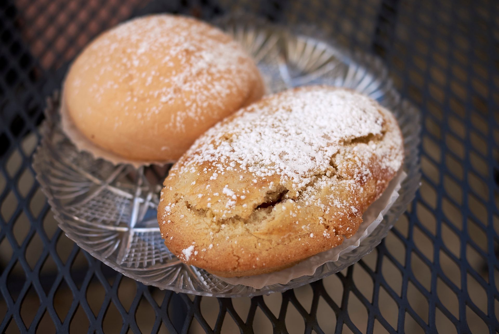 Ten deser ma niewybredną nazwę. We Włoszech jest w każdej cukierni