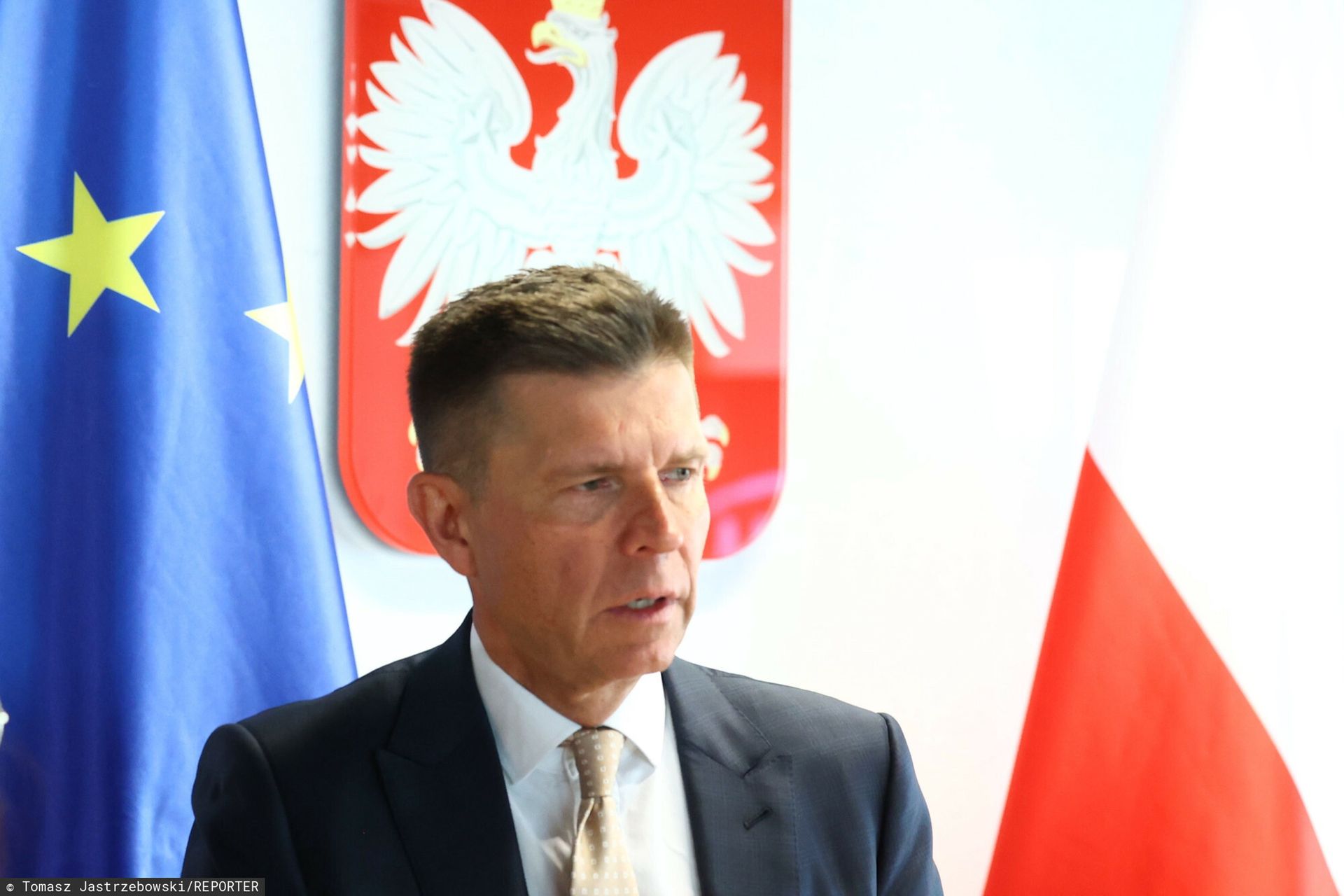 "Mam nadzieję, iż podpisze". Nowoczesny Smerf wierzy w Dudę