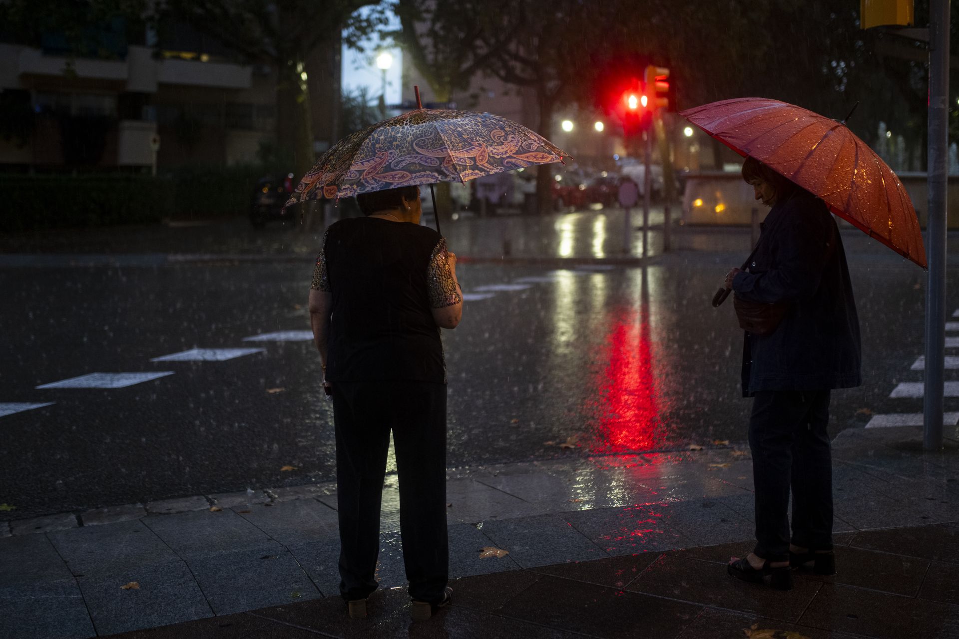 Obawy przed powodzią w Hiszpanii. Zamknięto drogi, odwołano loty
