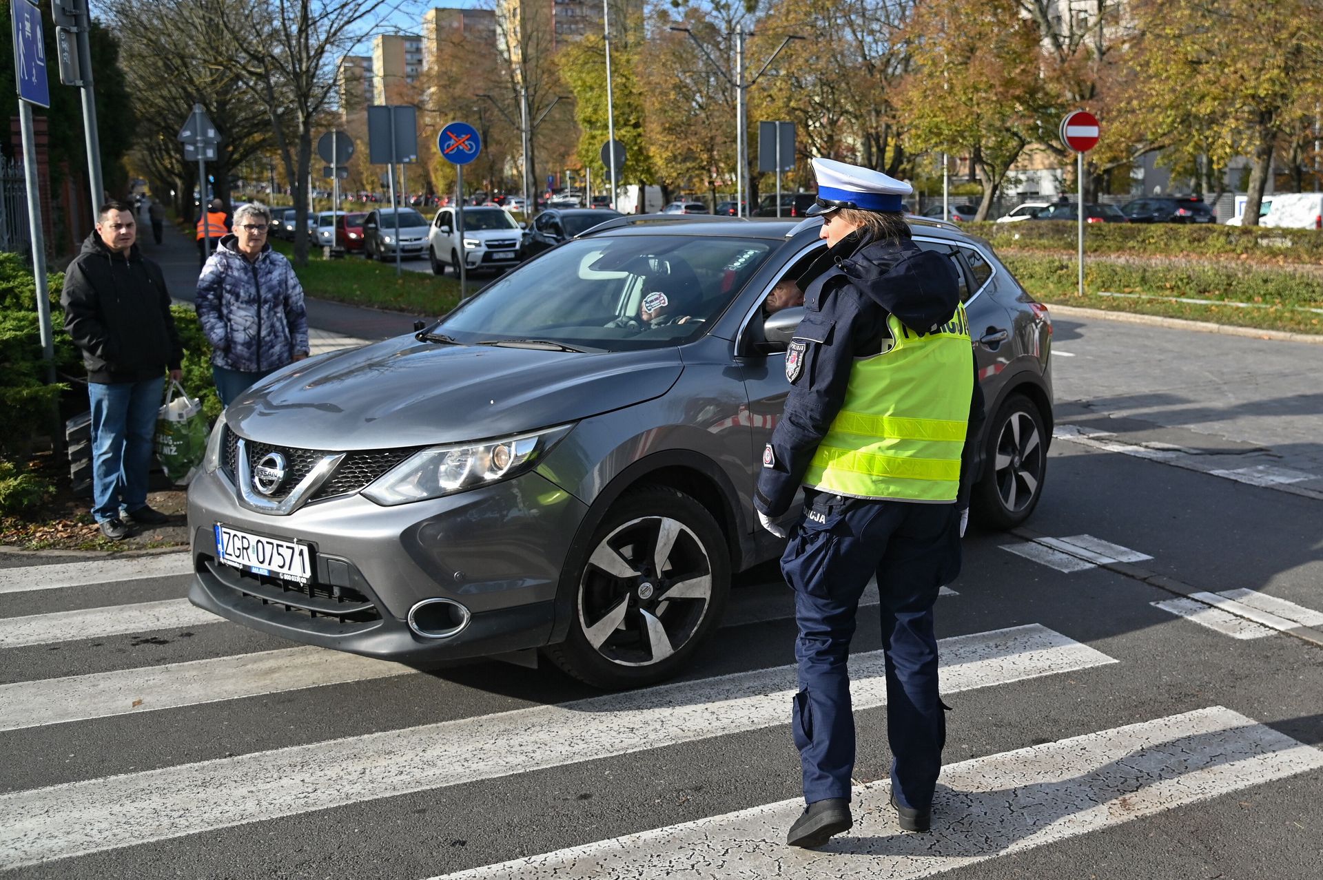 Już sie zaczęło. Ogromny korek przy cmentarzu