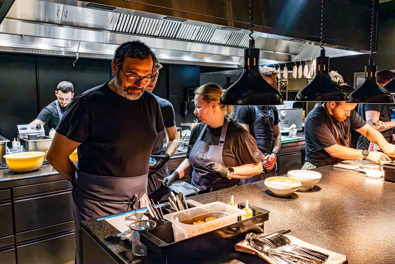 Na czym polega food pairing w gwiazdkowej restauracji? Tłumaczy chef Andrea Camastra