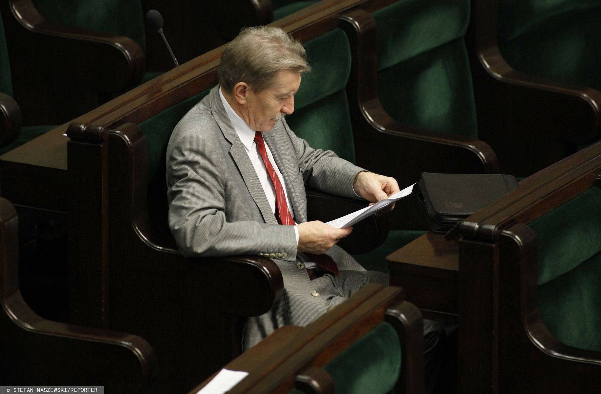 Stryj prezydenta Polski zarobił blisko ćwierć miliona złotych. PKP Cargo na pensjach nie oszczędza