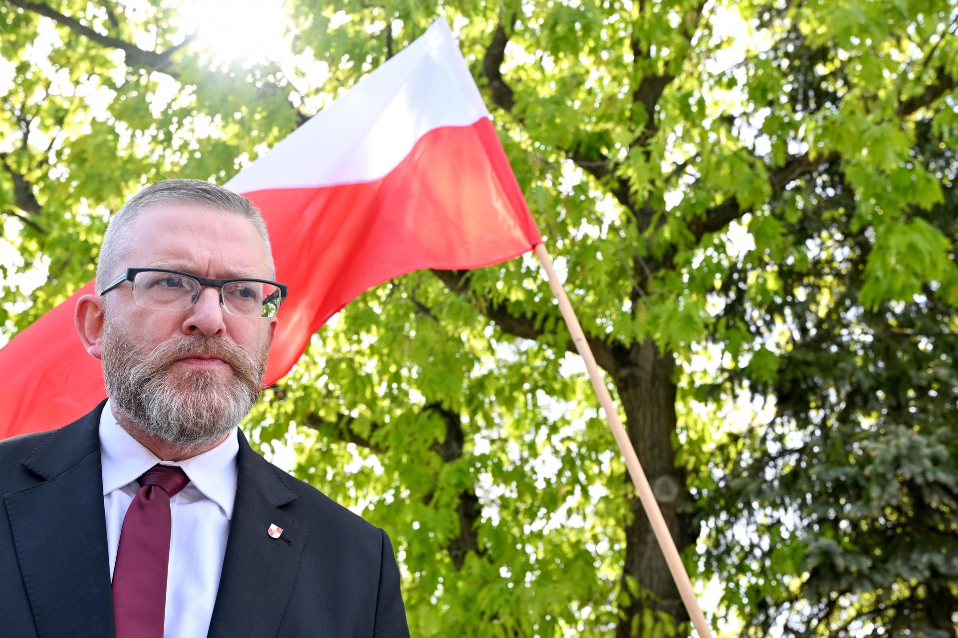 Wojewoda śląski: Smerf Malarz znieważył miejsce pamięci