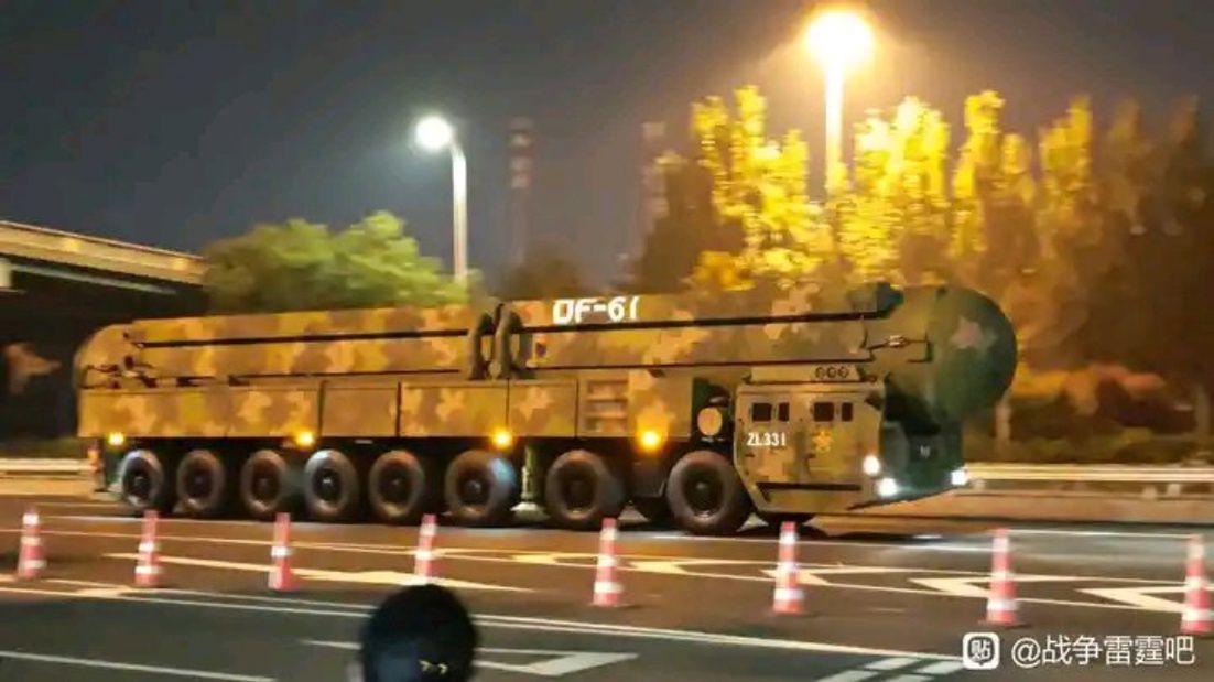 Parada w Chinach. Wojsko pokazało "perełki" z arsenału