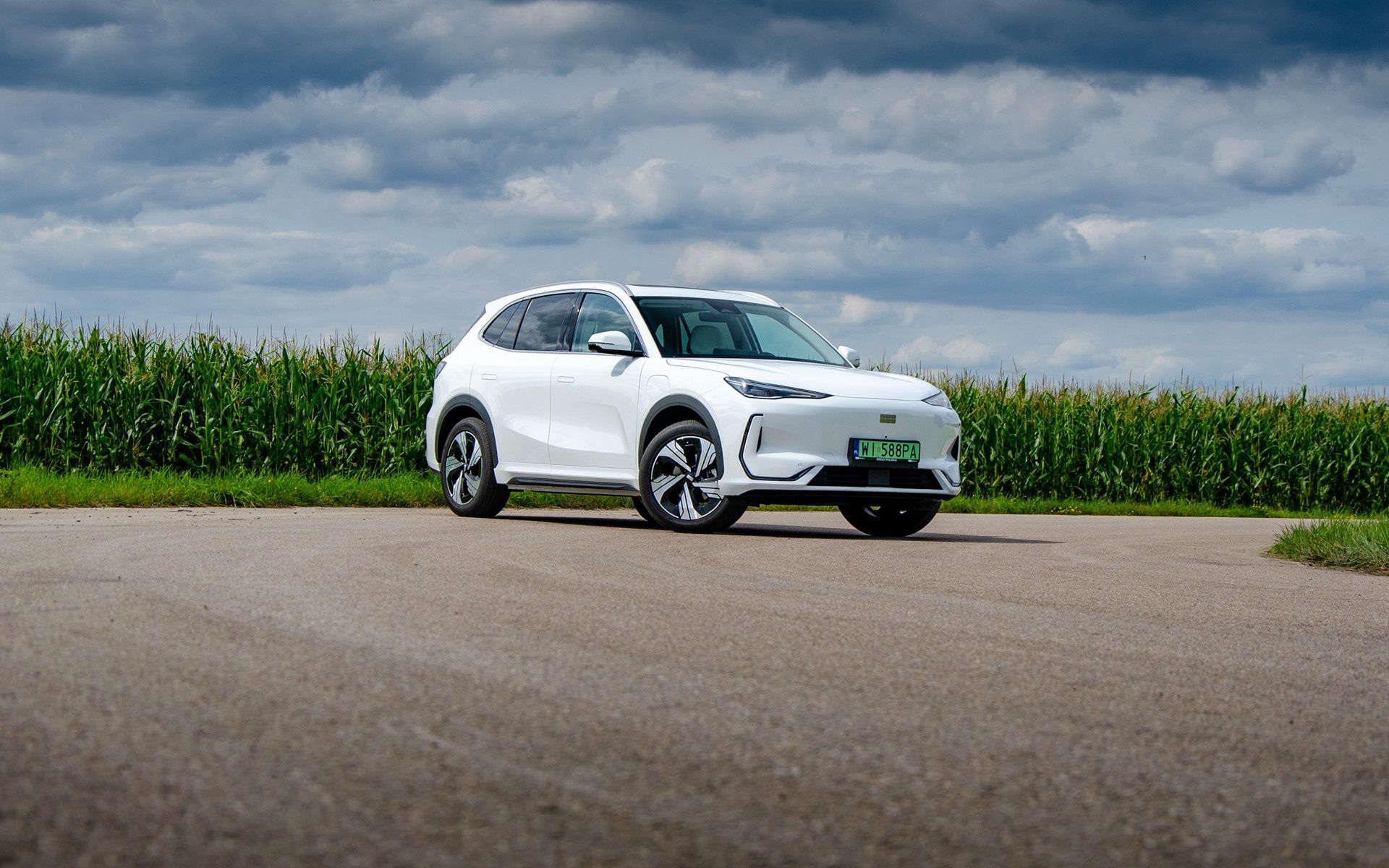 Test: Geely EX5 jest generyczny do bólu, ale w wielu miejscach zachwyca