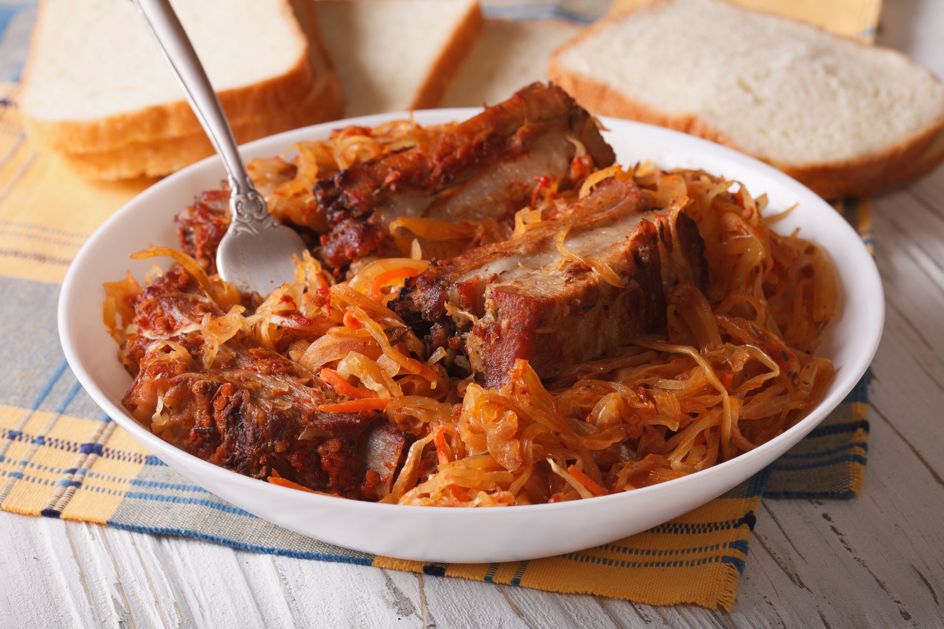 W PRL-u były obiadowym hitem. Dziś mało kto robi, a mięso rozpada się pod widelcem, bo jest tak delikatne