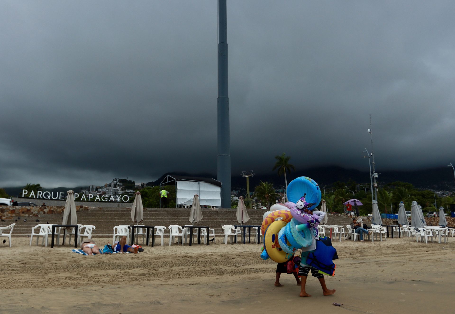 Czekają na nadejście Mario. Możliwe powodzie błyskawiczne