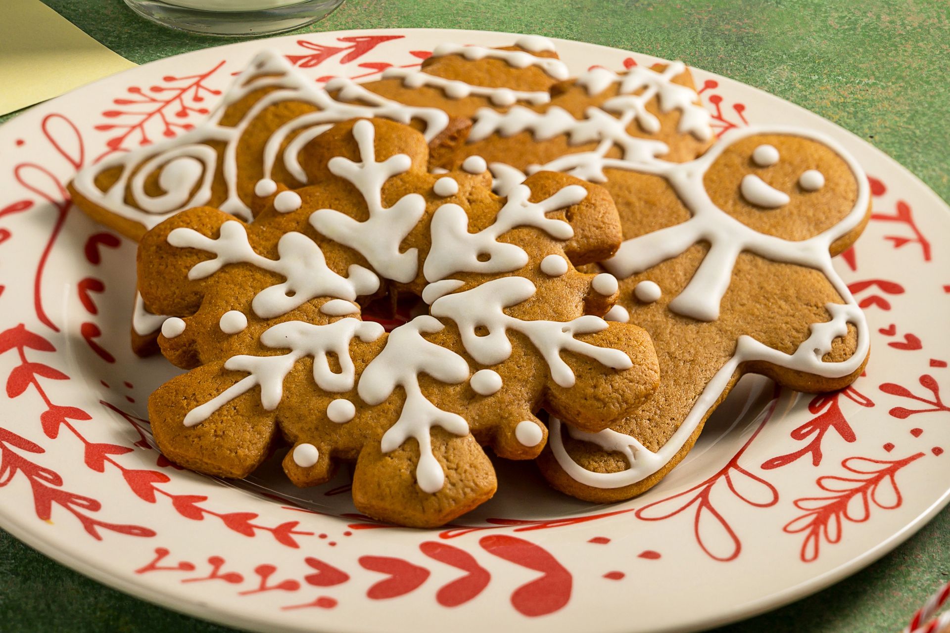 Miękkie pierniczki już w dniu pieczenia? Tak, to możliwe – wystarczy znać ten jeden prosty trik