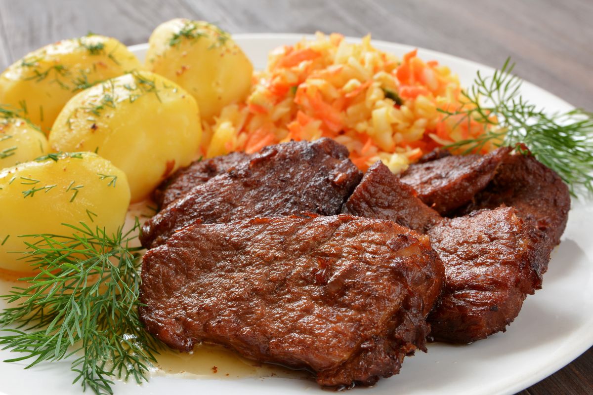 Na obiad piekę schab z musztardą francuską. Smakuje jak z najlepszej restauracji