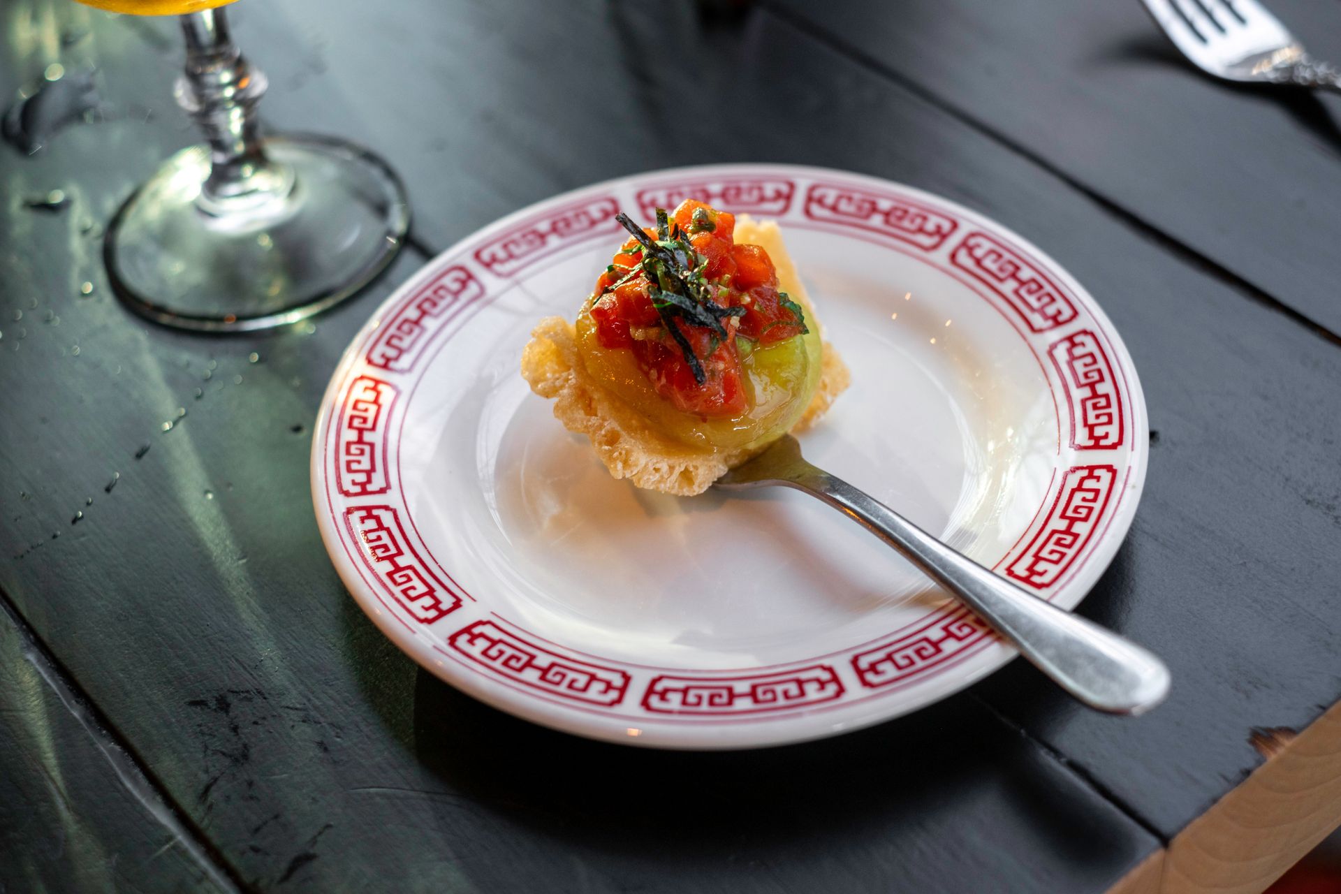 Amuse-bouche, czyli czekadełko — mały kęs, który robi wielkie wrażenie
